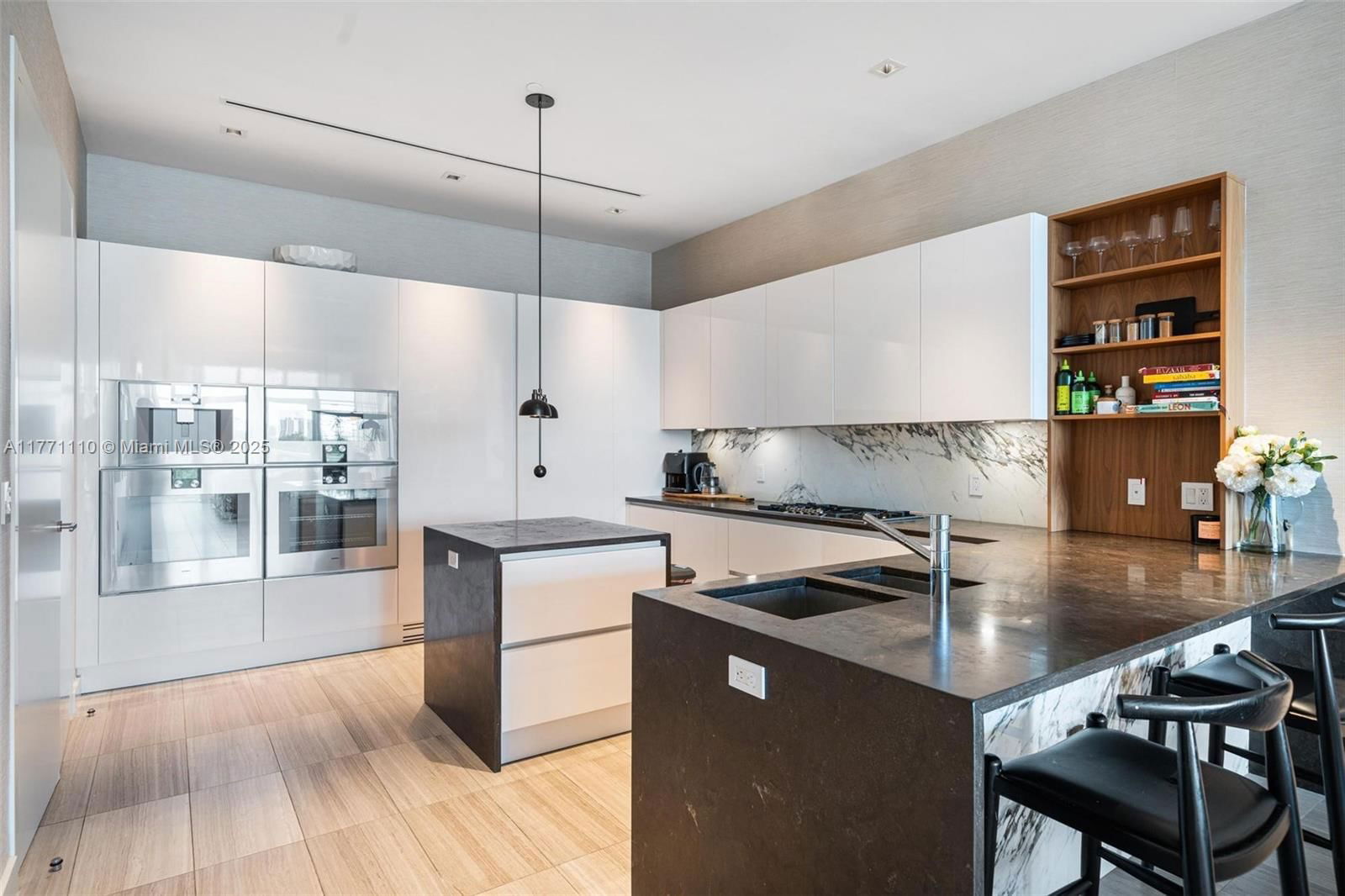 Real estate property located at 4701 Meridian Ave #304, Miami-dade, 4701 North Meridian Condo, Miami Beach, FL