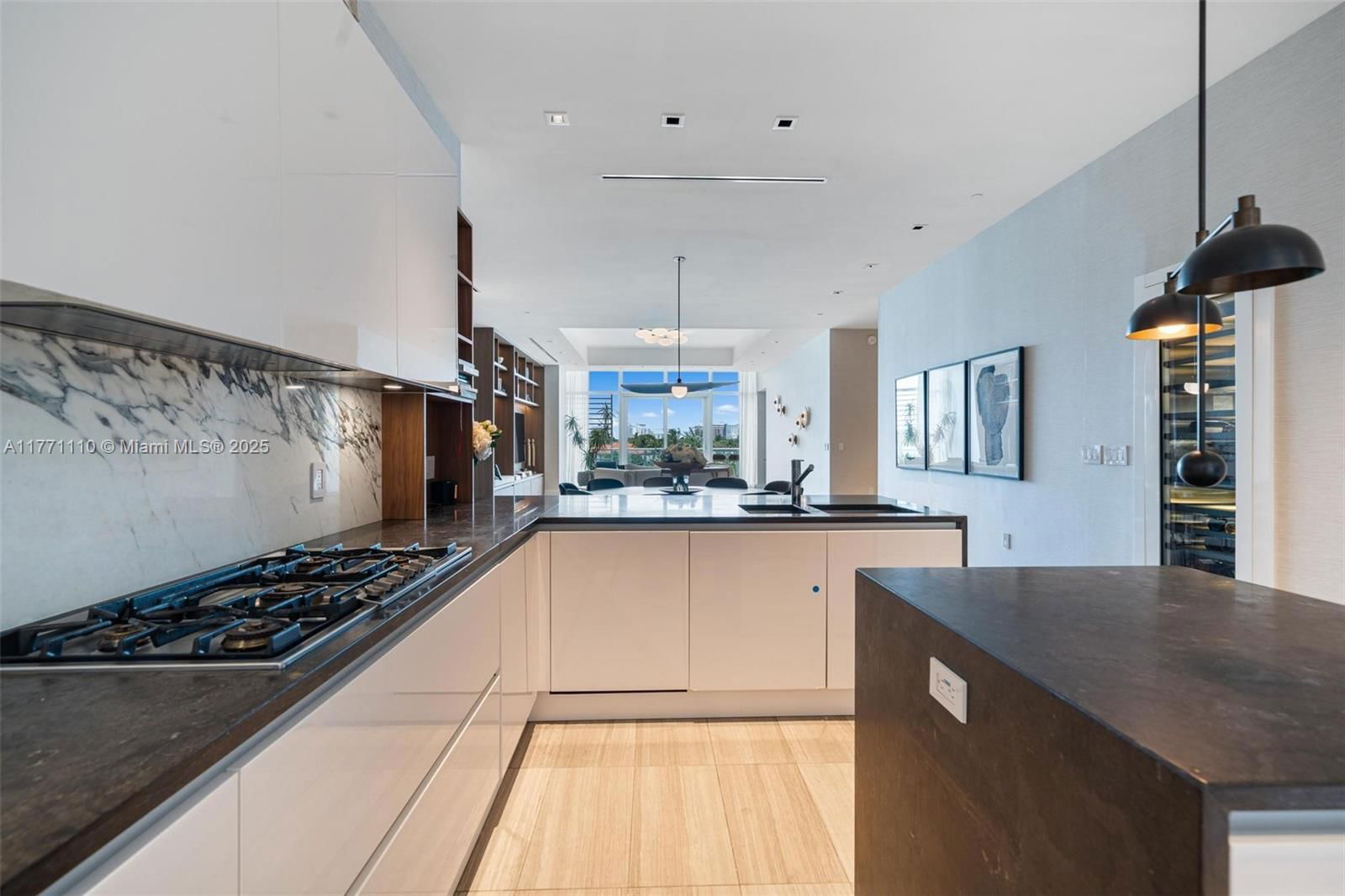 Real estate property located at 4701 Meridian Ave #304, Miami-dade, 4701 North Meridian Condo, Miami Beach, FL