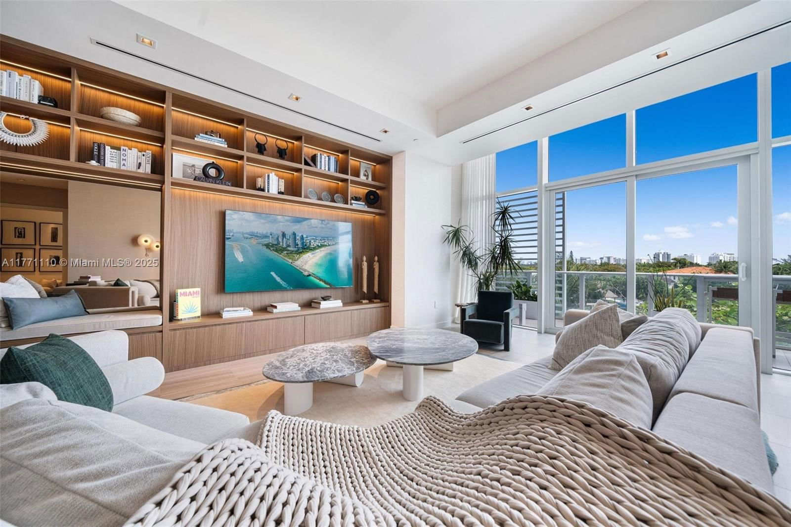 Real estate property located at 4701 Meridian Ave #304, Miami-dade, 4701 North Meridian Condo, Miami Beach, FL