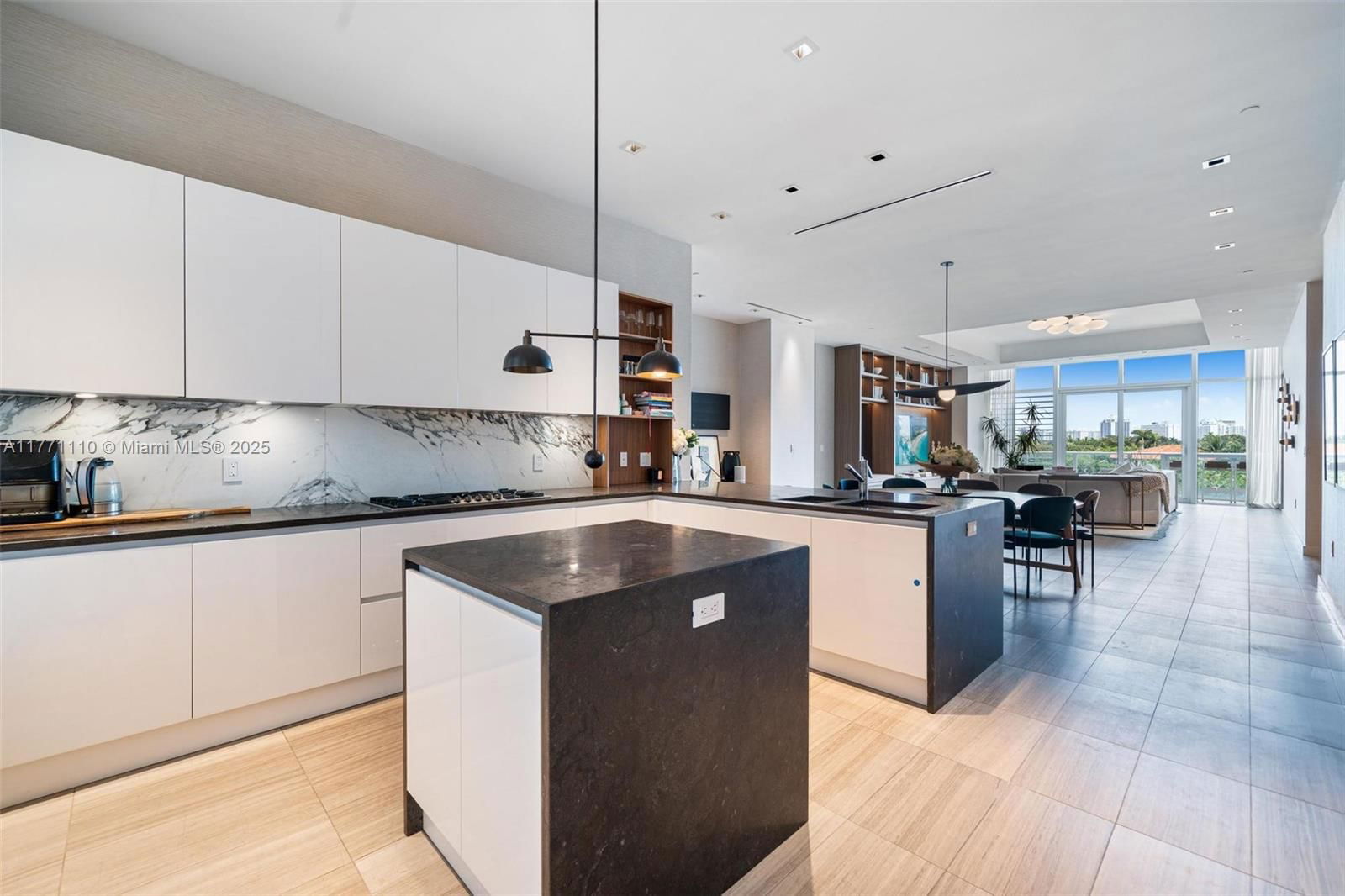 Real estate property located at 4701 Meridian Ave #304, Miami-dade, 4701 North Meridian Condo, Miami Beach, FL