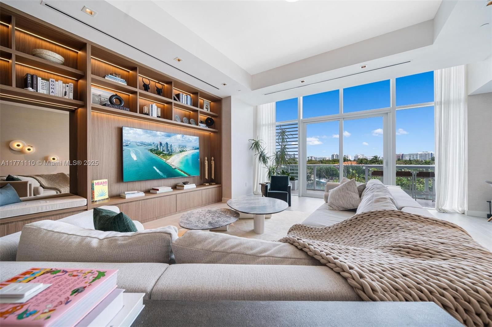 Real estate property located at 4701 Meridian Ave #304, Miami-dade, 4701 North Meridian Condo, Miami Beach, FL