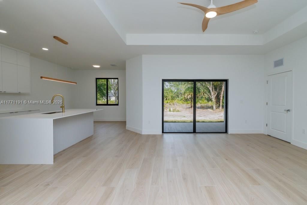 Real estate property located at 417 Cleveland Ave, Lee, Lehigh Acres, Lehigh Acres, FL
