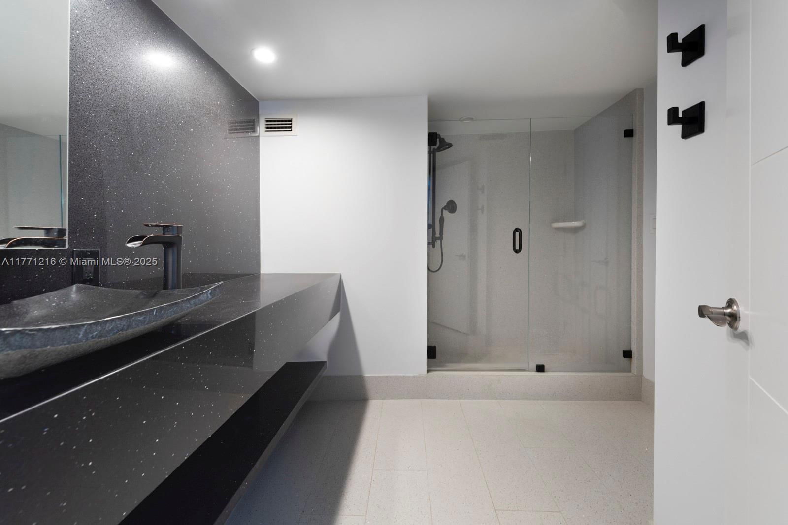 Real estate property located at 333 Sunset Dr #804, Broward, Four Seasons Condo, Fort Lauderdale, FL