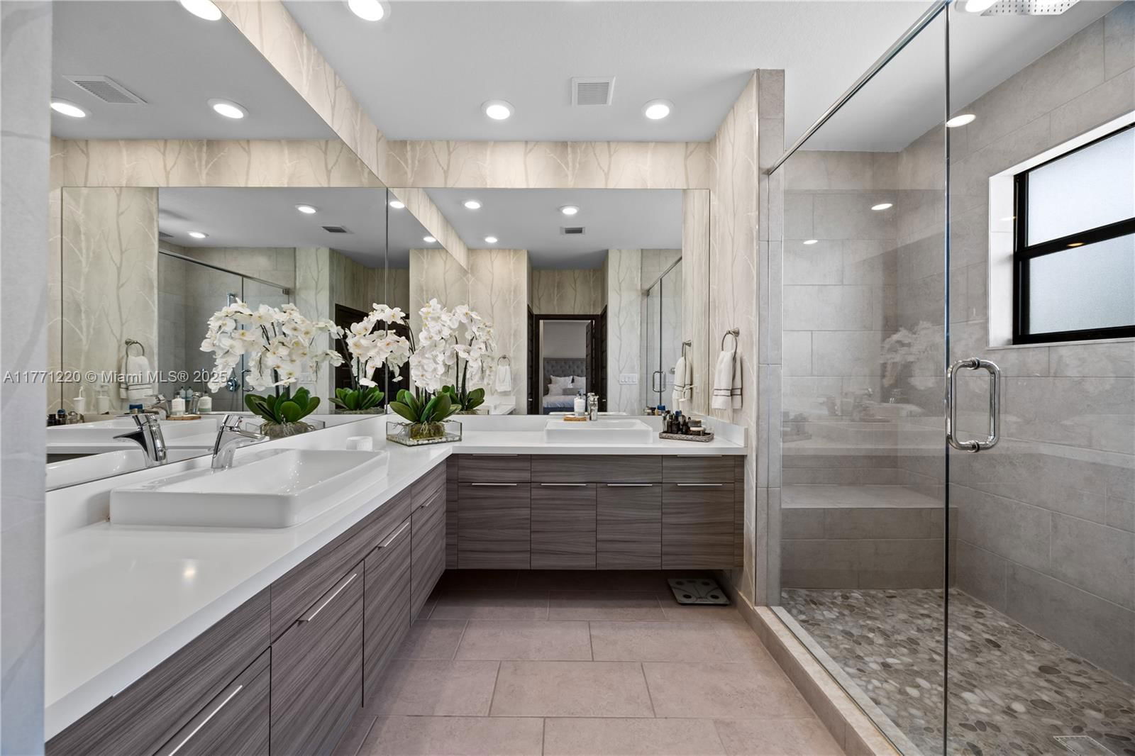 Real estate property located at 15742 88th Ave, Miami-dade, Dunnwoody Lake, Miami Lakes, FL
