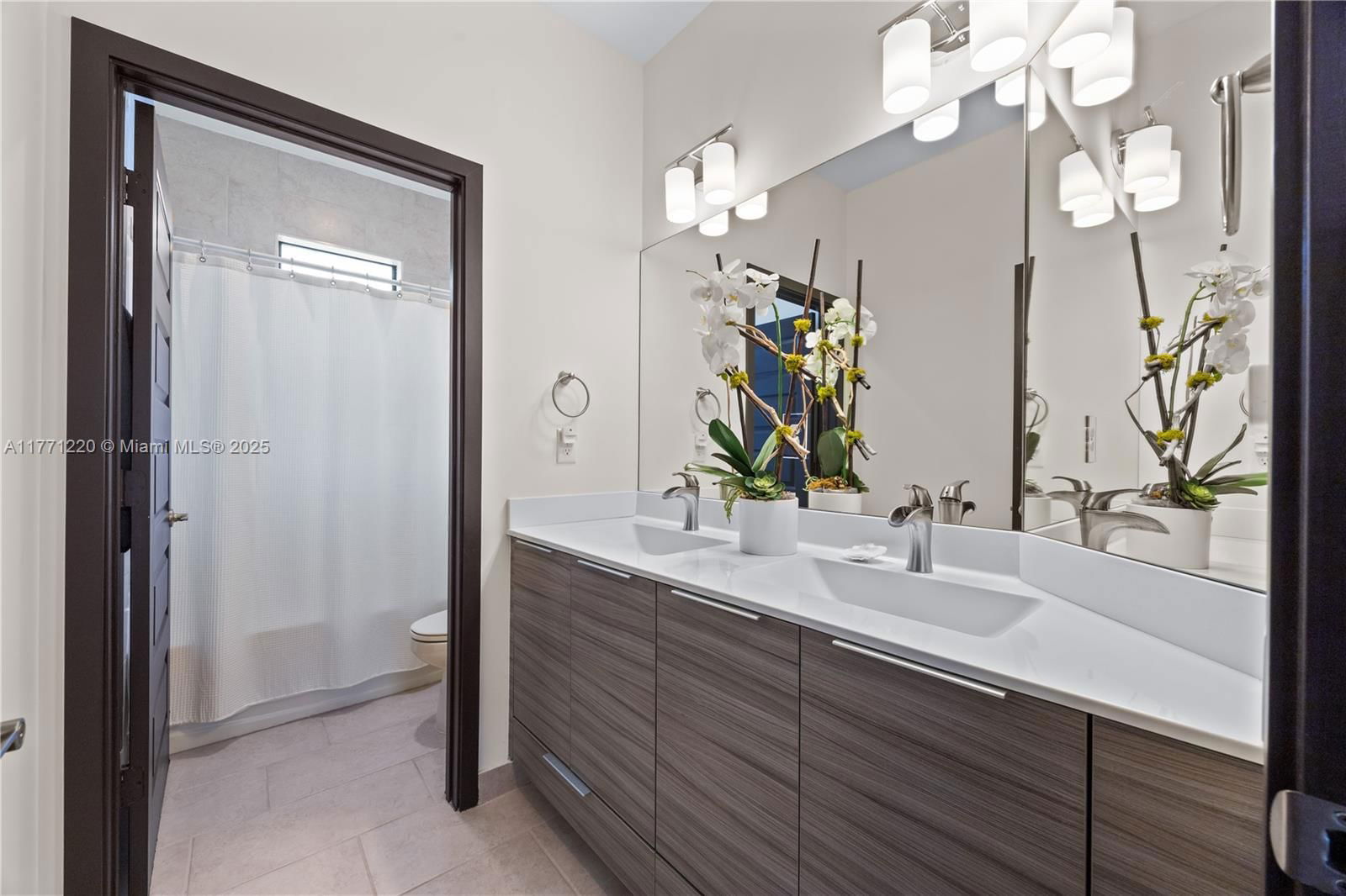 Real estate property located at 15742 88th Ave, Miami-dade, Dunnwoody Lake, Miami Lakes, FL