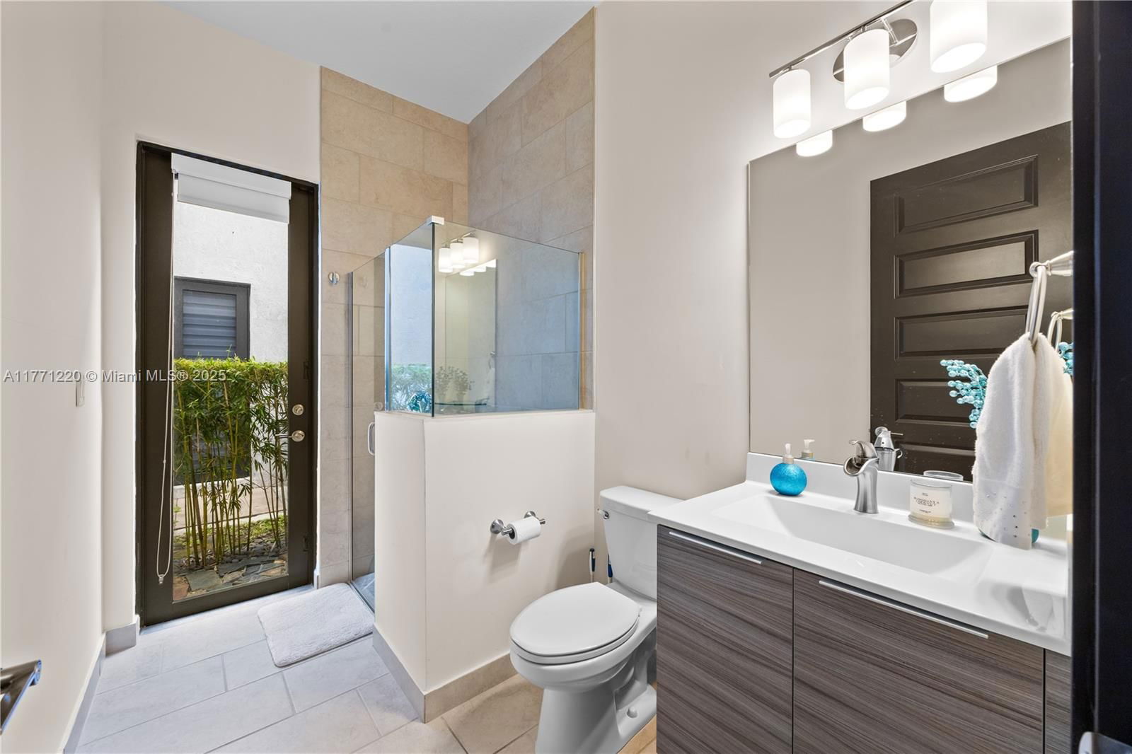 Real estate property located at 15742 88th Ave, Miami-dade, Dunnwoody Lake, Miami Lakes, FL