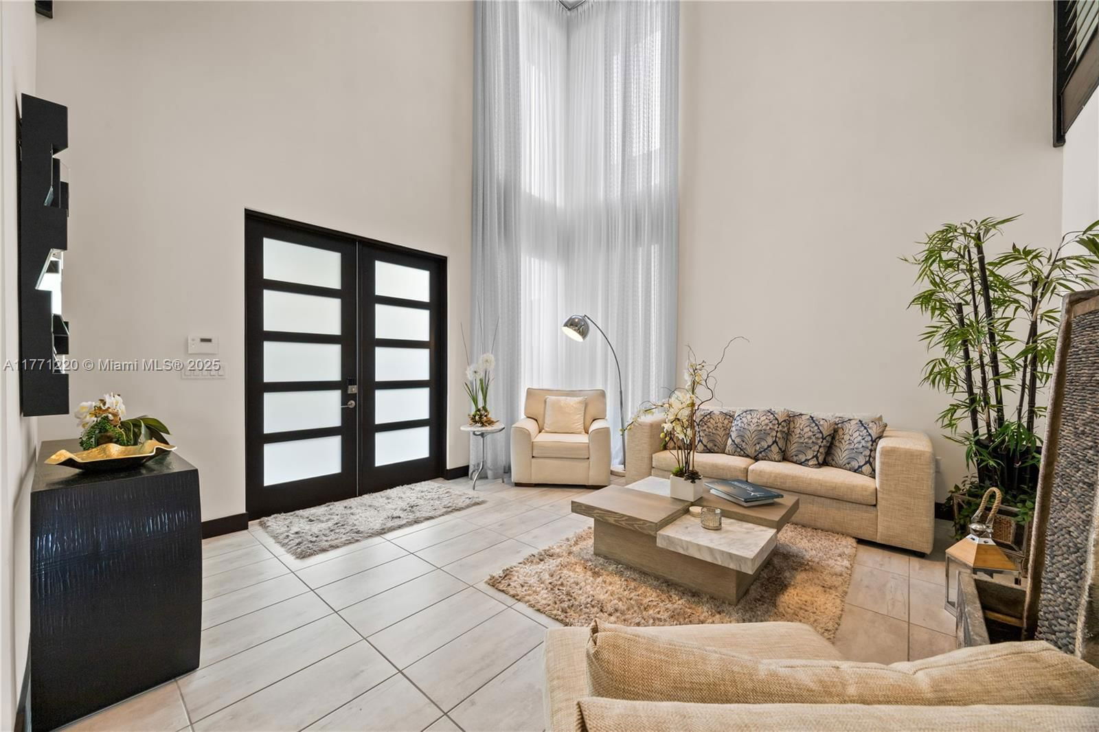 Real estate property located at 15742 88th Ave, Miami-dade, Dunnwoody Lake, Miami Lakes, FL
