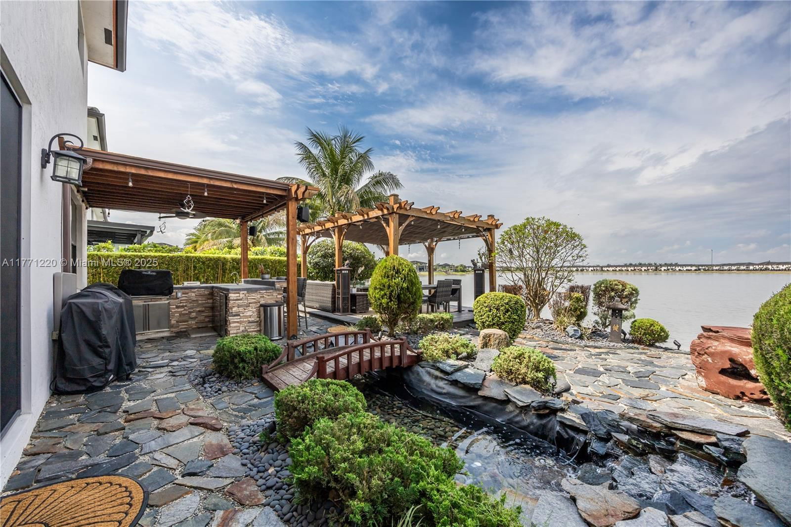 Real estate property located at 15742 88th Ave, Miami-dade, Dunnwoody Lake, Miami Lakes, FL