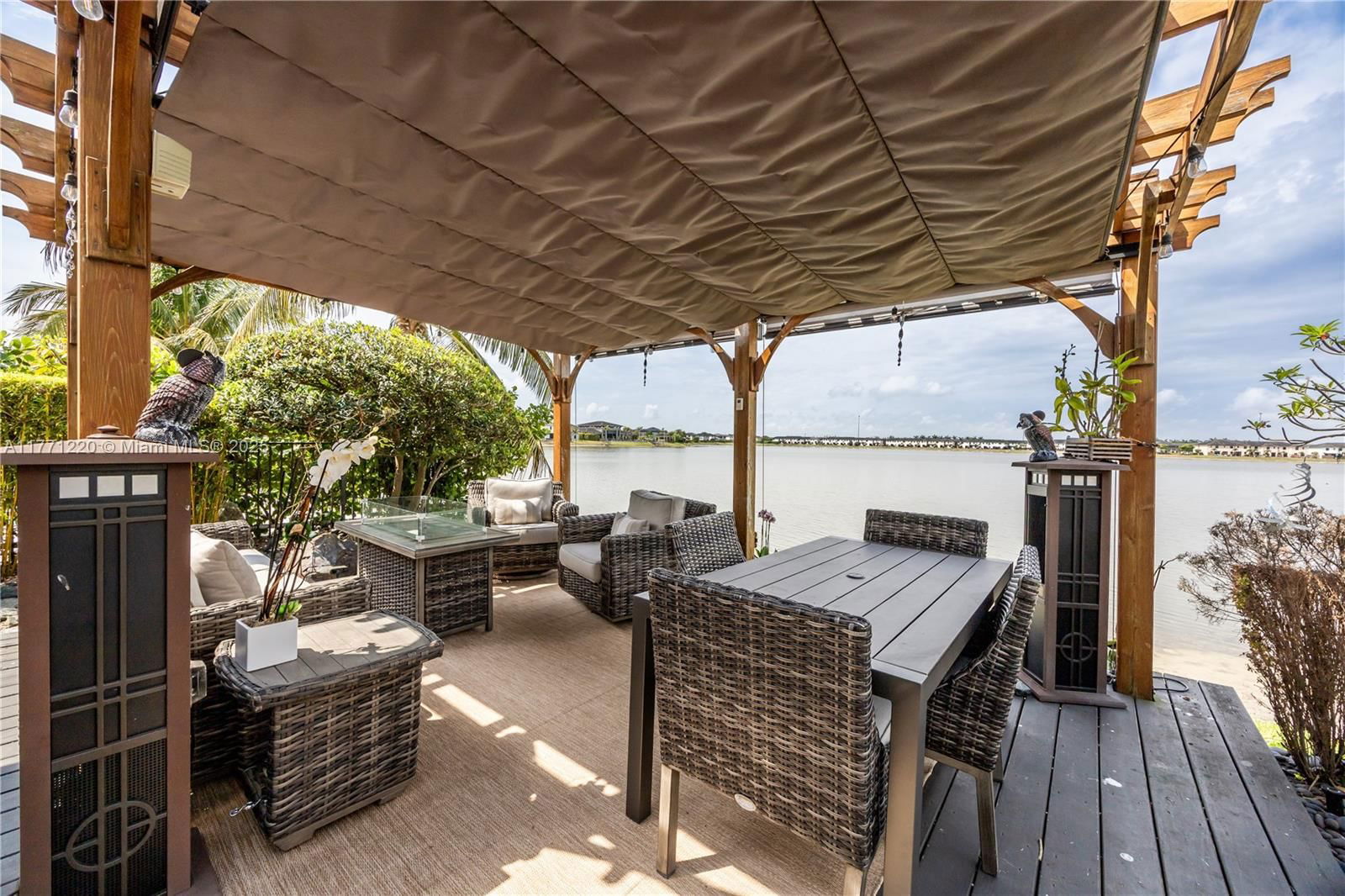 Real estate property located at 15742 88th Ave, Miami-dade, Dunnwoody Lake, Miami Lakes, FL
