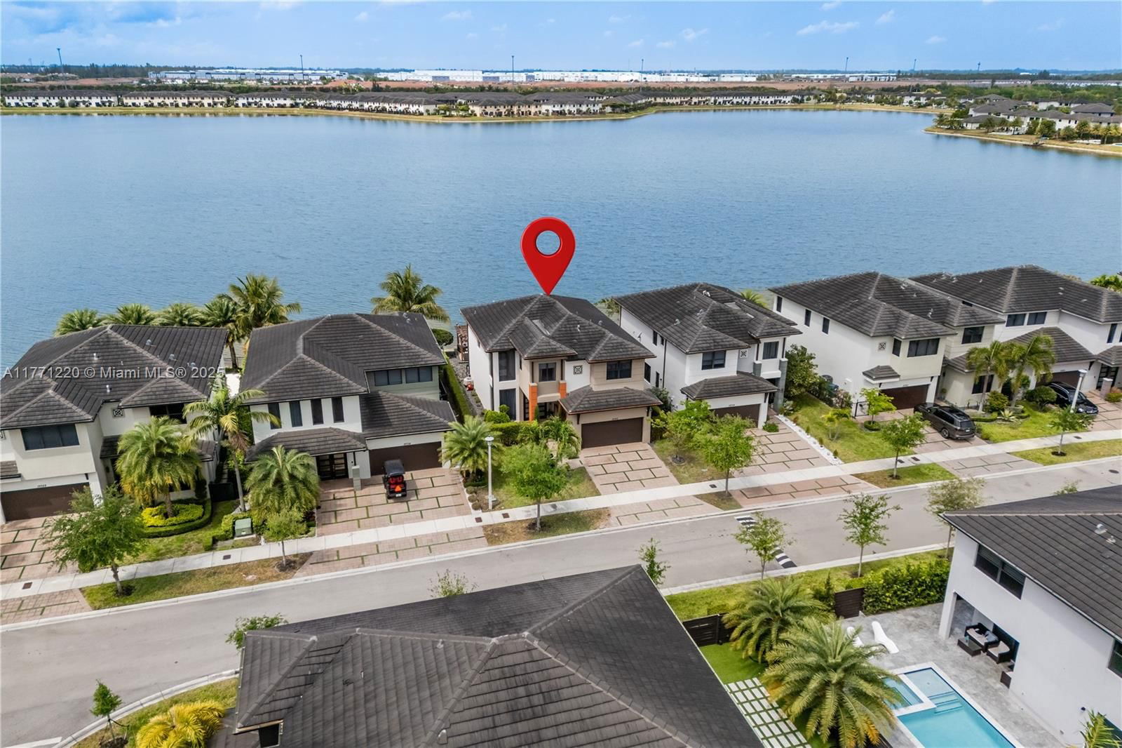 Real estate property located at 15742 88th Ave, Miami-dade, Dunnwoody Lake, Miami Lakes, FL