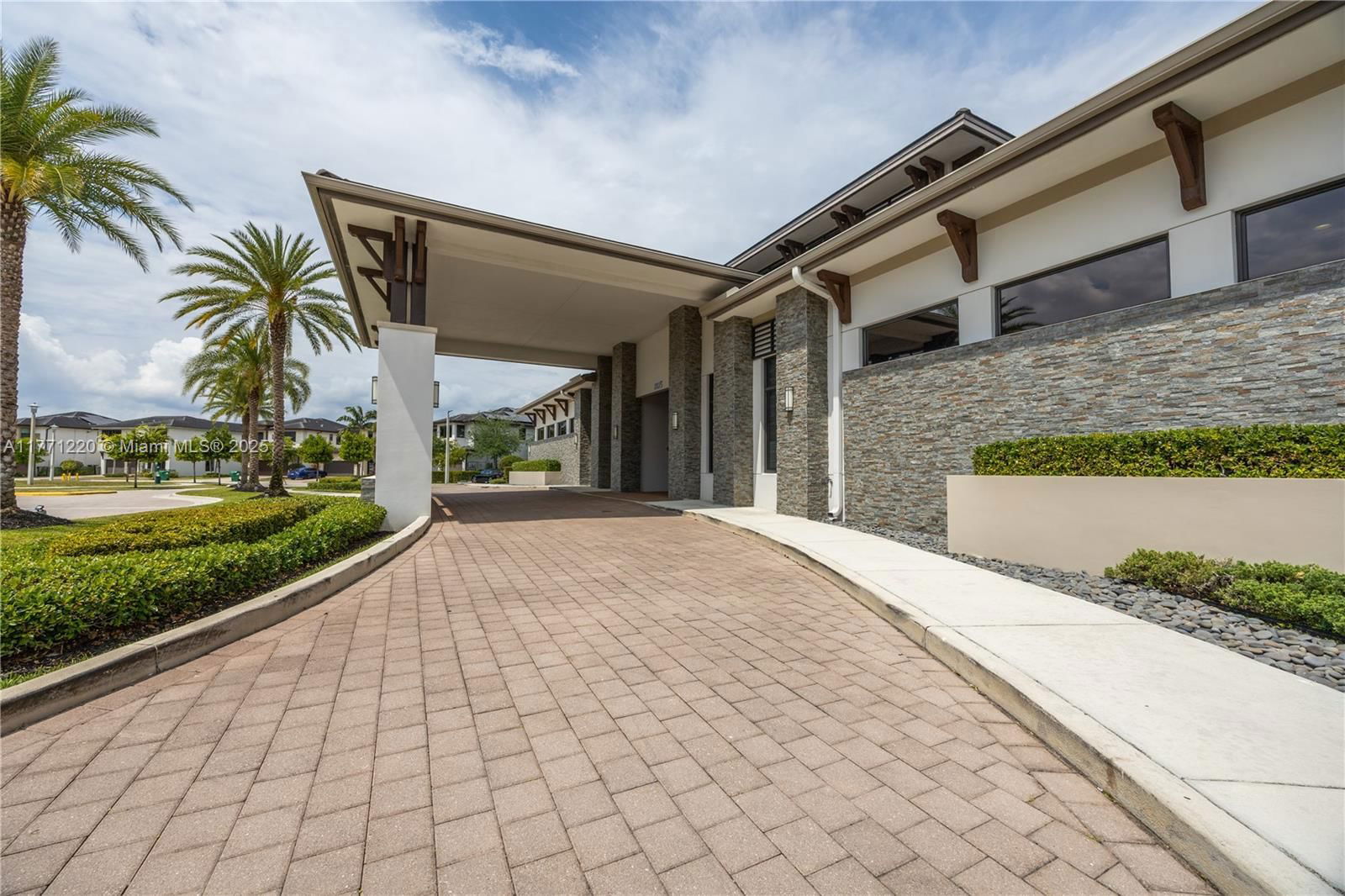 Real estate property located at 15742 88th Ave, Miami-dade, Dunnwoody Lake, Miami Lakes, FL