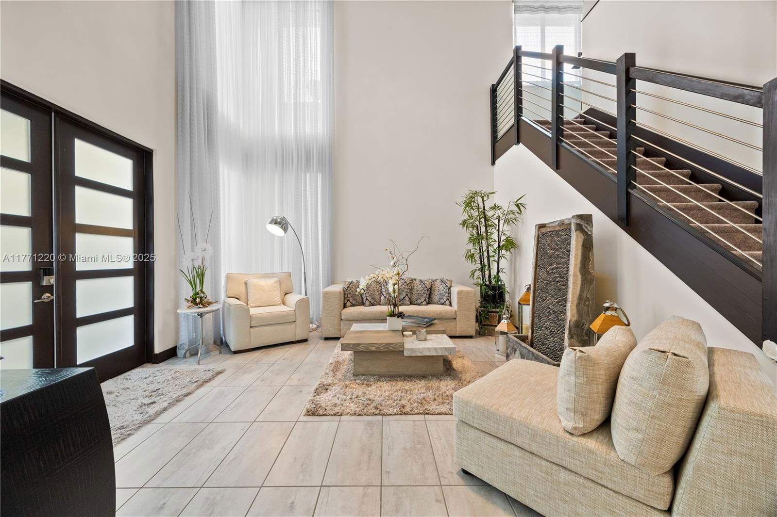Real estate property located at 15742 88th Ave, Miami-dade, Dunnwoody Lake, Miami Lakes, FL