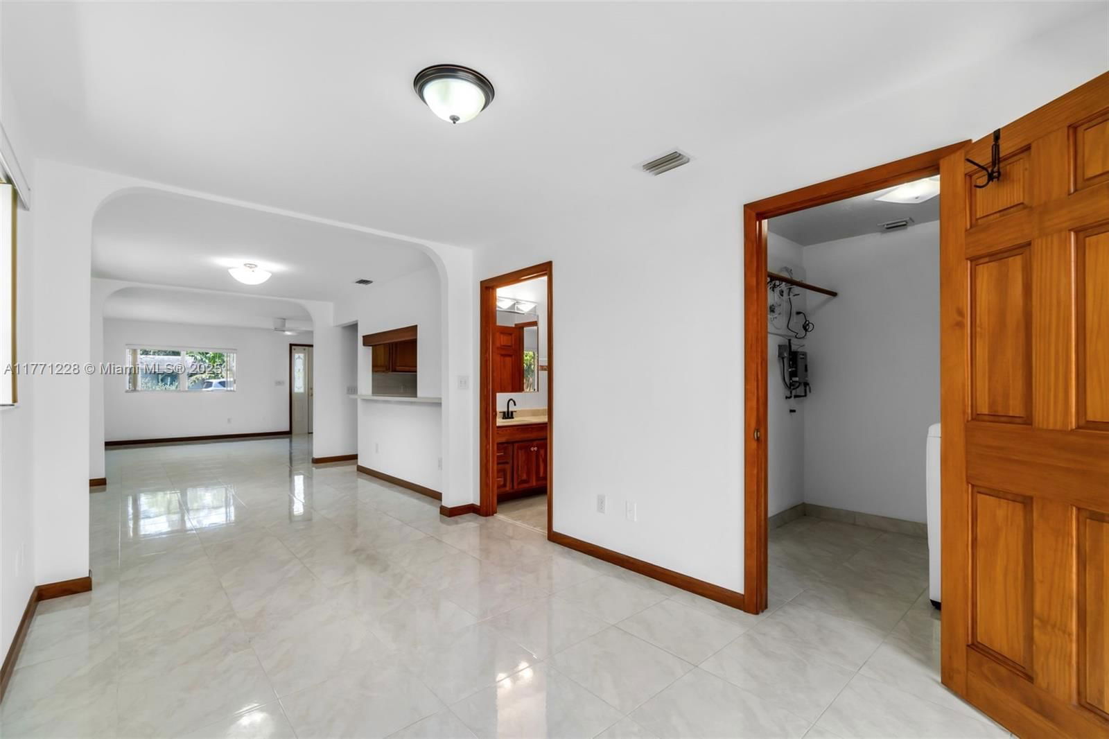 Real estate property located at 9085 157th St, Miami-dade, Coral Reef Homesites, Palmetto Bay, FL
