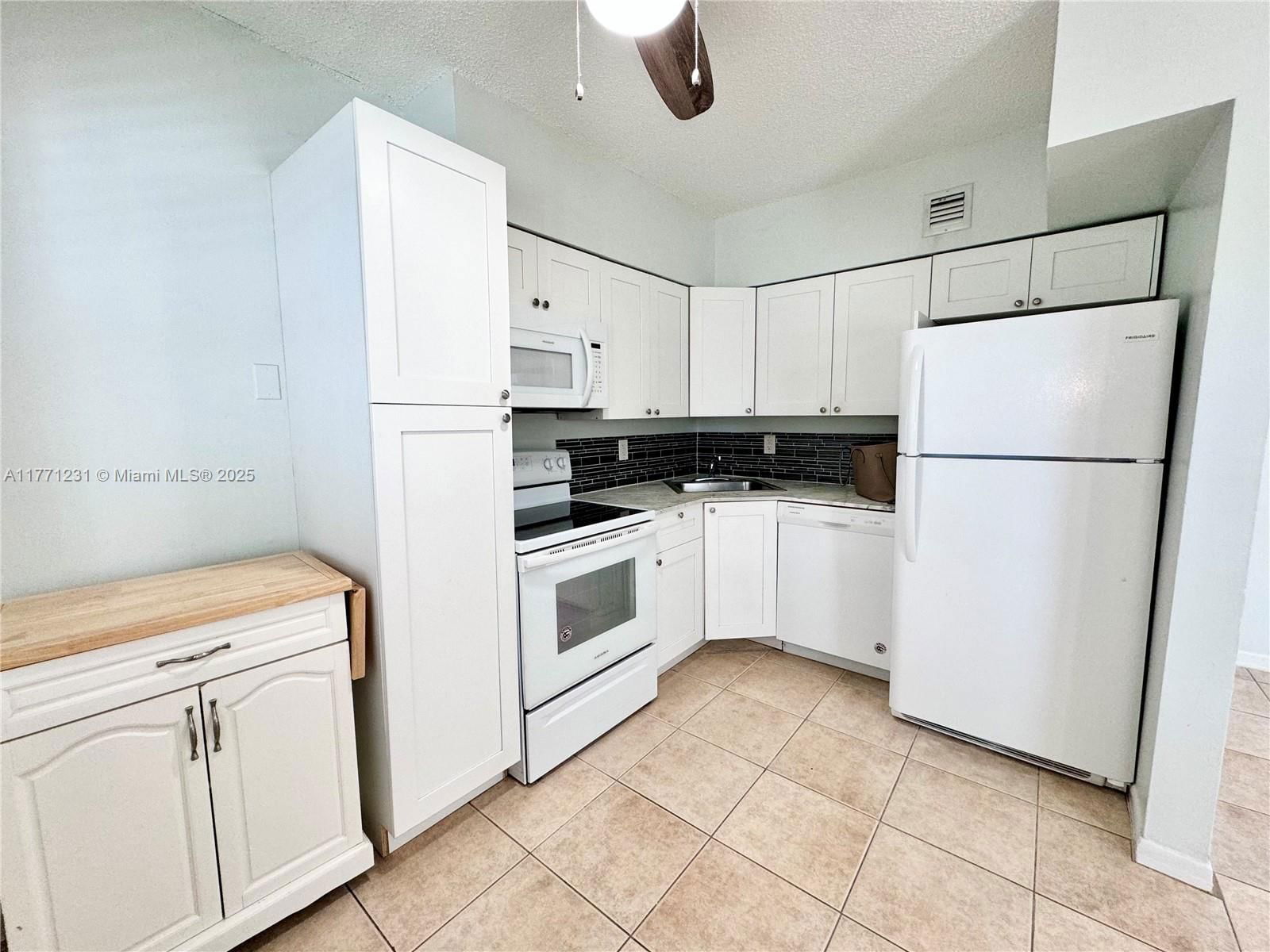 Real estate property located at 1470 Dixie Hwy #24, Broward, Wisteria Court Condo, Fort Lauderdale, FL