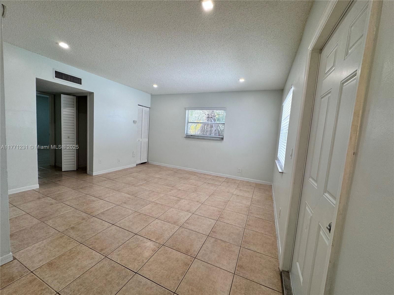 Real estate property located at 1470 Dixie Hwy #24, Broward, Wisteria Court Condo, Fort Lauderdale, FL