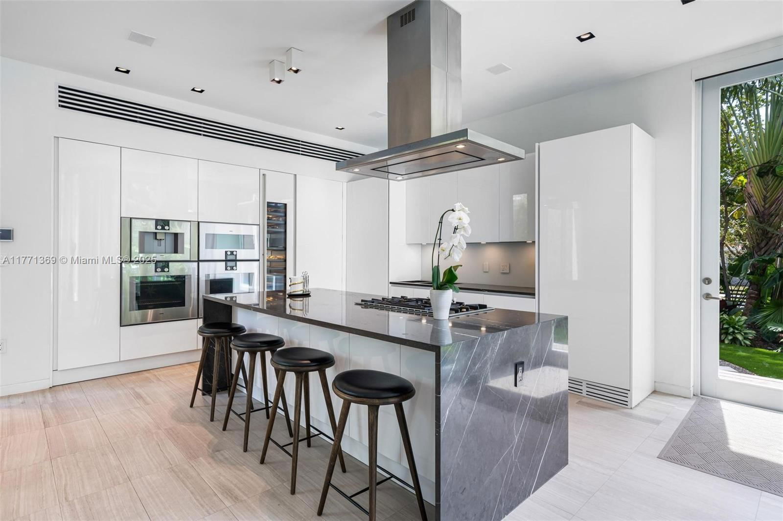 Real estate property located at 4700 Meridian Ave, Miami-dade, 4701 North Meridian Condo, Miami Beach, FL