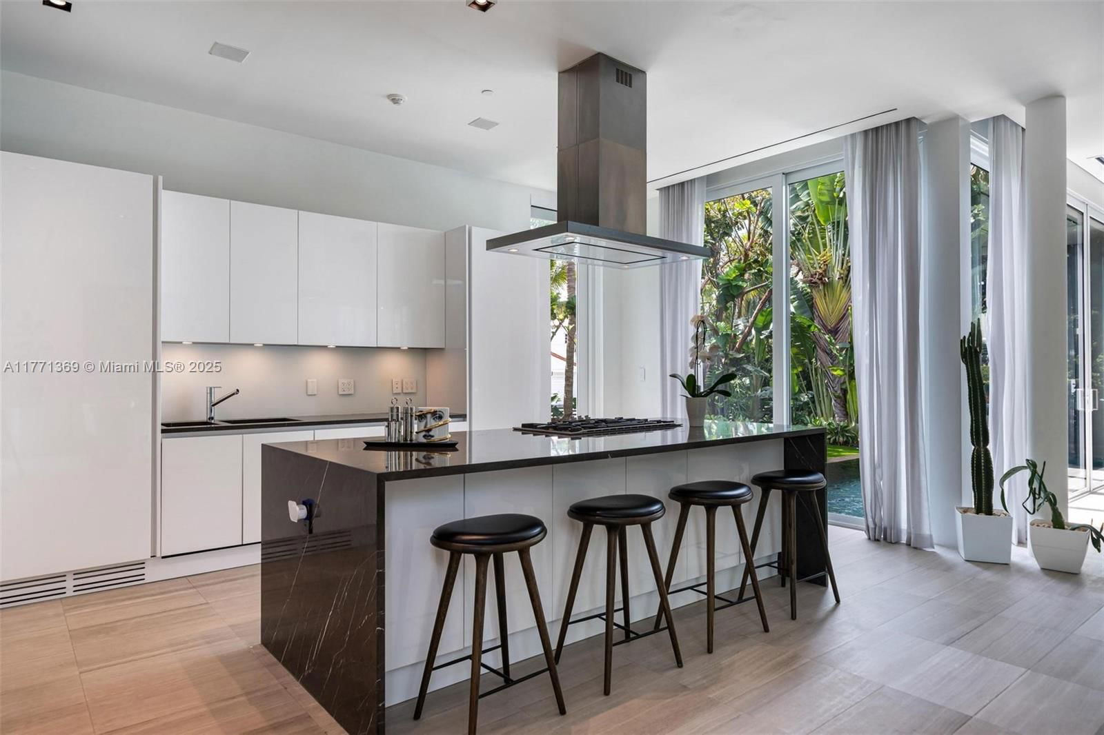 Real estate property located at 4700 Meridian Ave, Miami-dade, 4701 North Meridian Condo, Miami Beach, FL