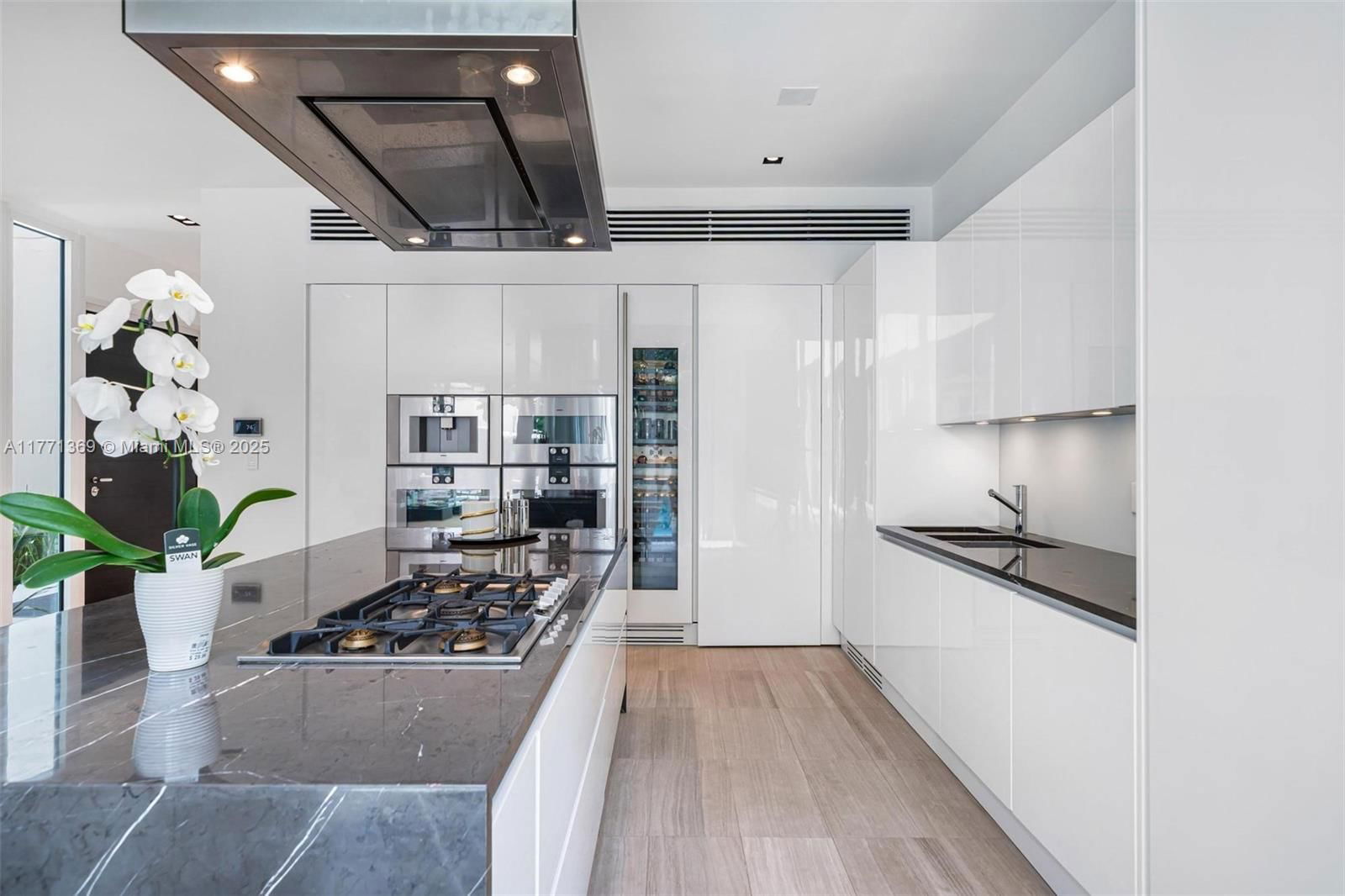 Real estate property located at 4700 Meridian Ave, Miami-dade, 4701 North Meridian Condo, Miami Beach, FL