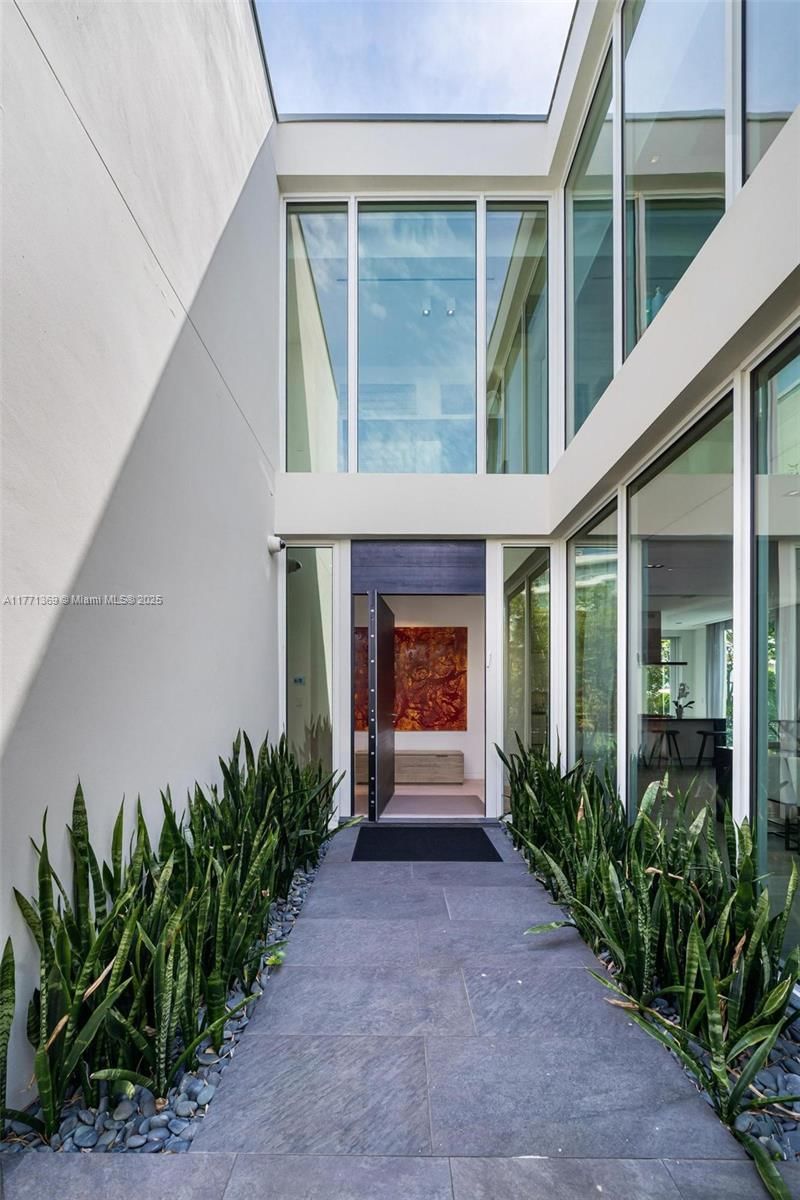 Real estate property located at 4700 Meridian Ave, Miami-dade, 4701 North Meridian Condo, Miami Beach, FL