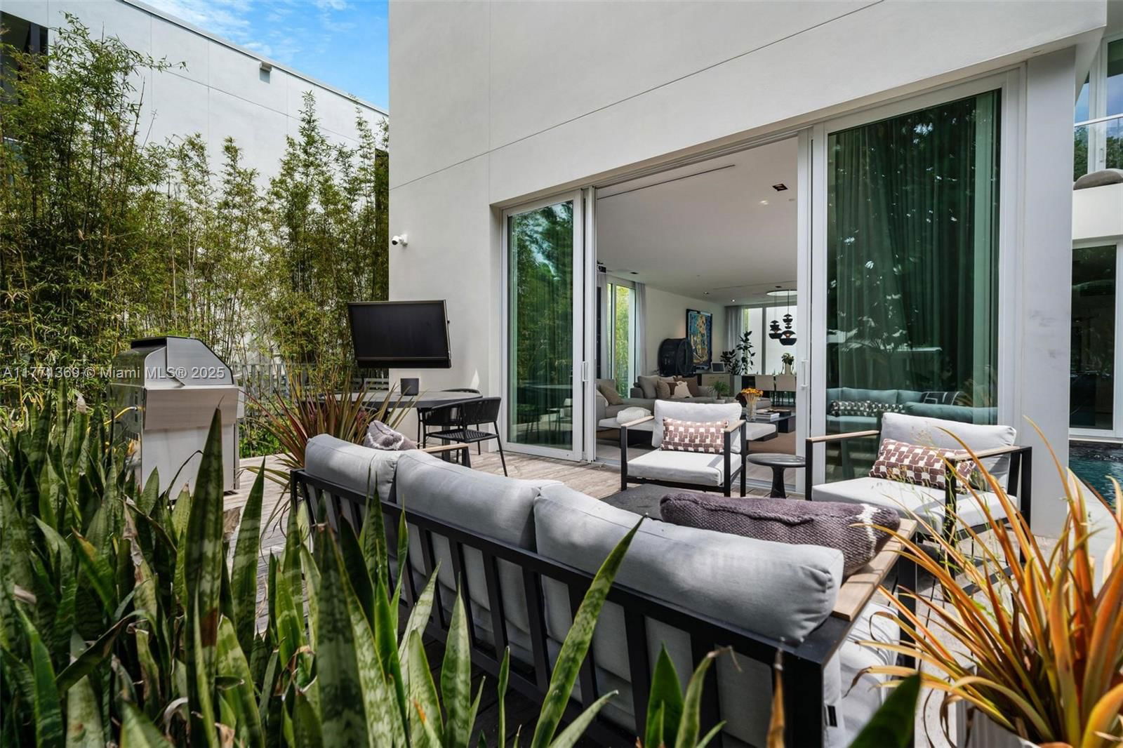Real estate property located at 4700 Meridian Ave, Miami-dade, 4701 North Meridian Condo, Miami Beach, FL