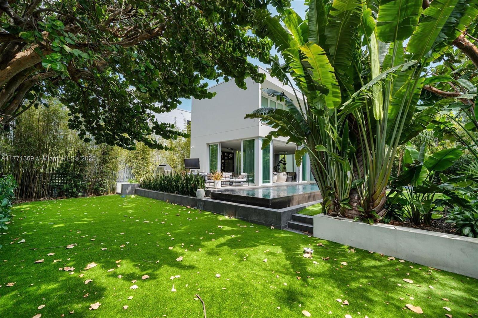 Real estate property located at 4700 Meridian Ave, Miami-dade, 4701 North Meridian Condo, Miami Beach, FL