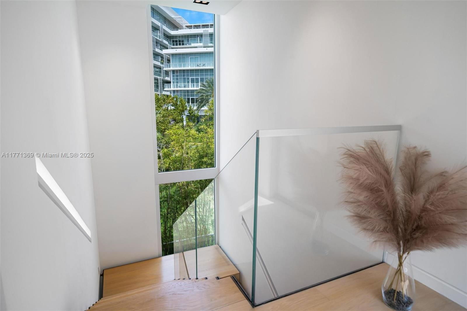 Real estate property located at 4700 Meridian Ave, Miami-dade, 4701 North Meridian Condo, Miami Beach, FL
