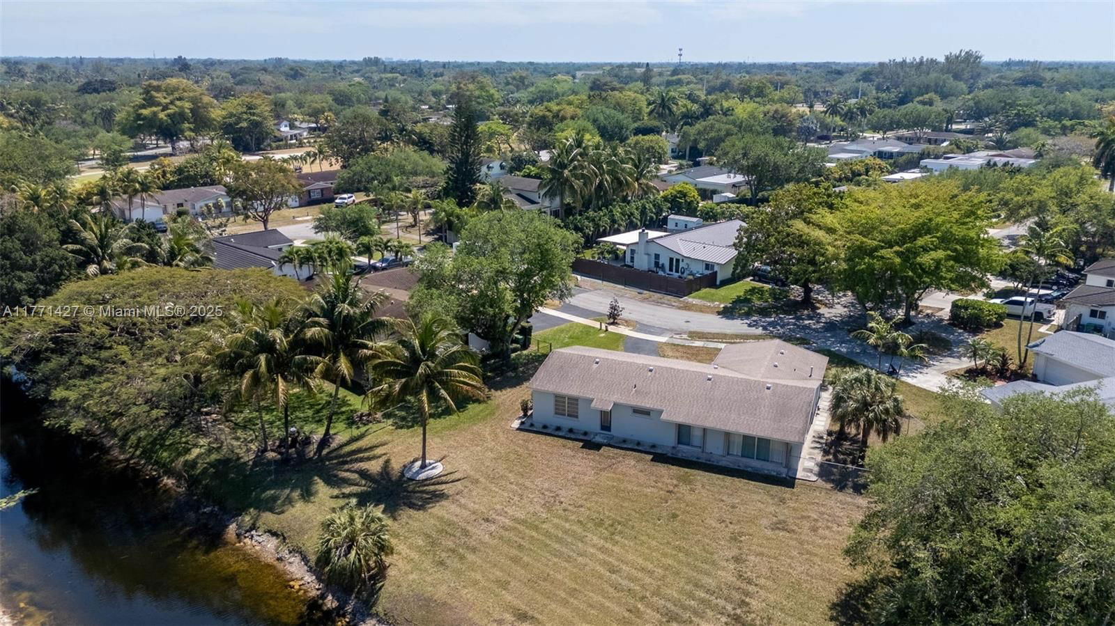 Real estate property located at 9941 101st St, Miami-dade, Kendale South Sec 1, Miami, FL