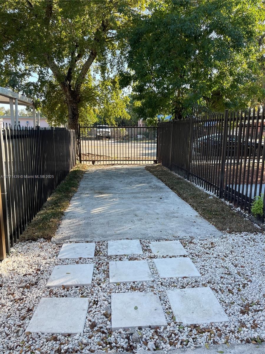 Real estate property located at 931 Opa Locka Blvd, Miami-dade, Opa-Locka, FL