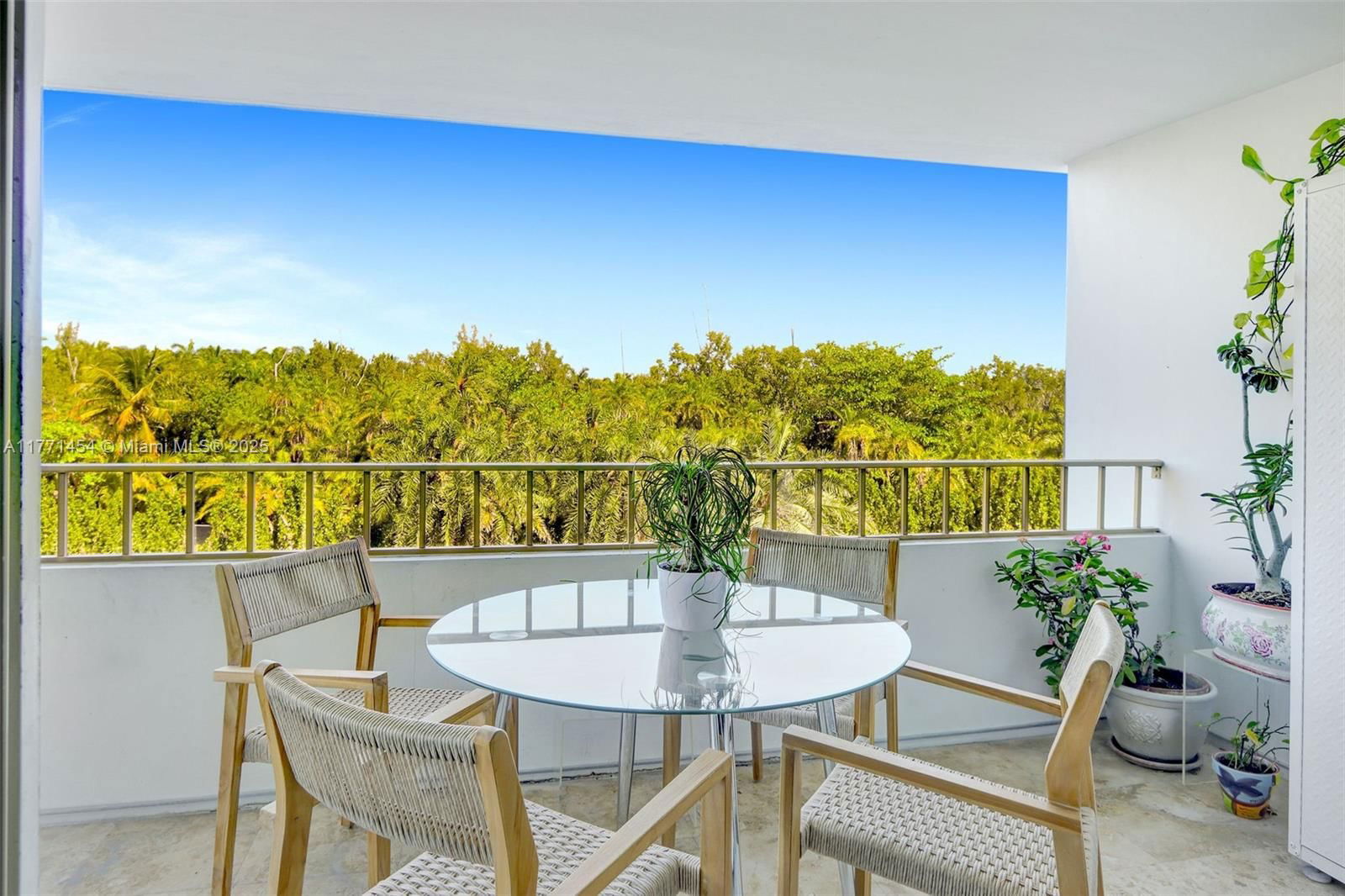 Real estate property located at 155 Ocean Lane Dr #310, Miami-dade, Commodore Club West Condo, Key Biscayne, FL