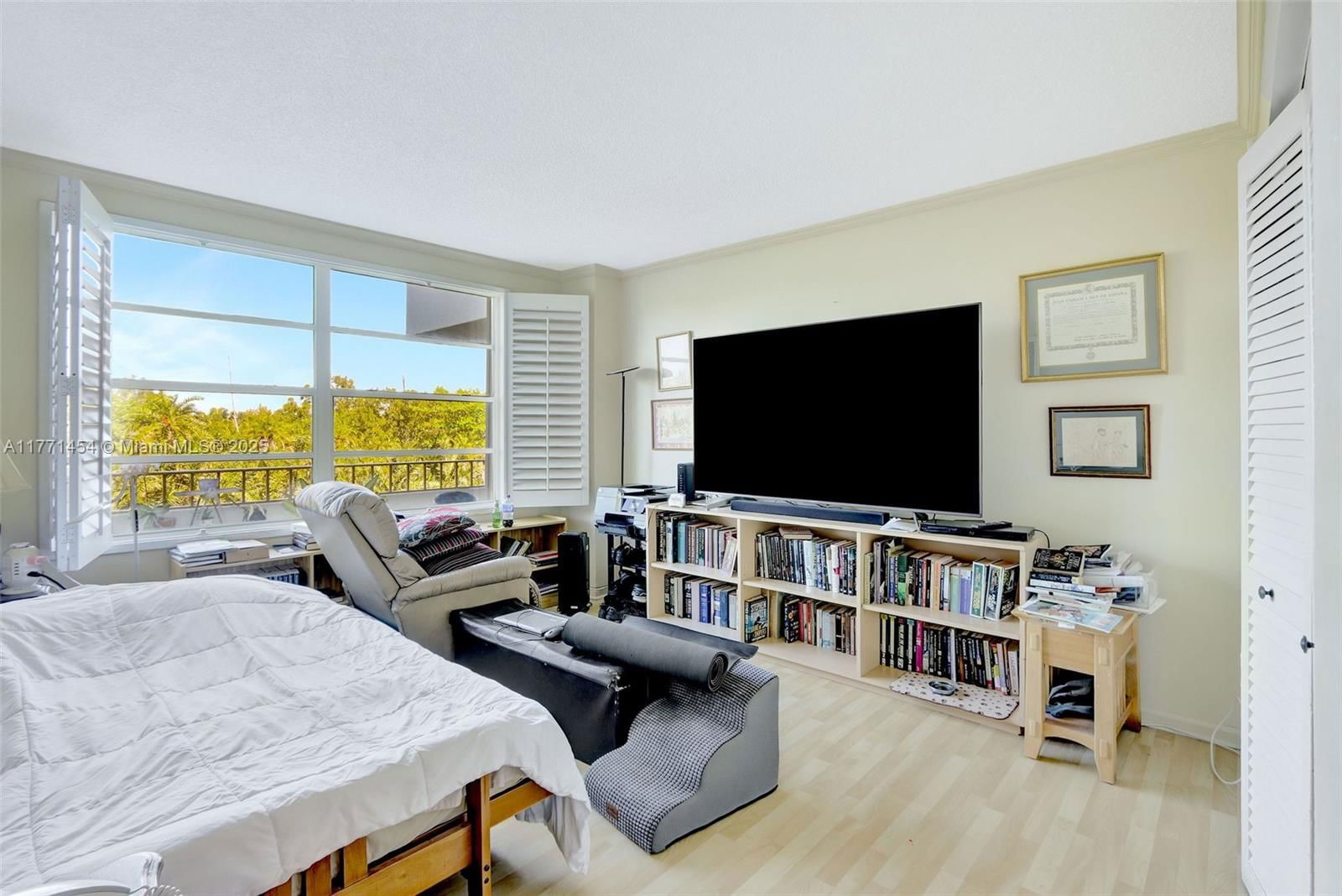 Real estate property located at 155 Ocean Lane Dr #310, Miami-dade, Commodore Club West Condo, Key Biscayne, FL