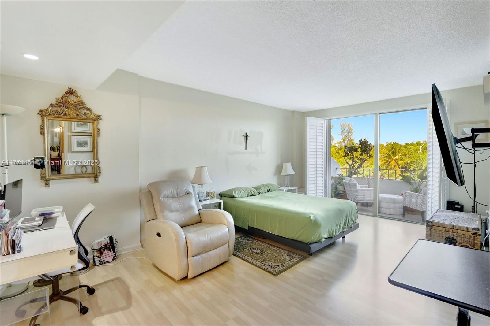 Real estate property located at 155 Ocean Lane Dr #310, Miami-dade, Commodore Club West Condo, Key Biscayne, FL
