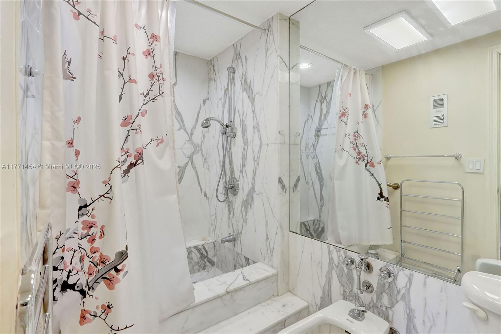 Real estate property located at 155 Ocean Lane Dr #310, Miami-dade, Commodore Club West Condo, Key Biscayne, FL
