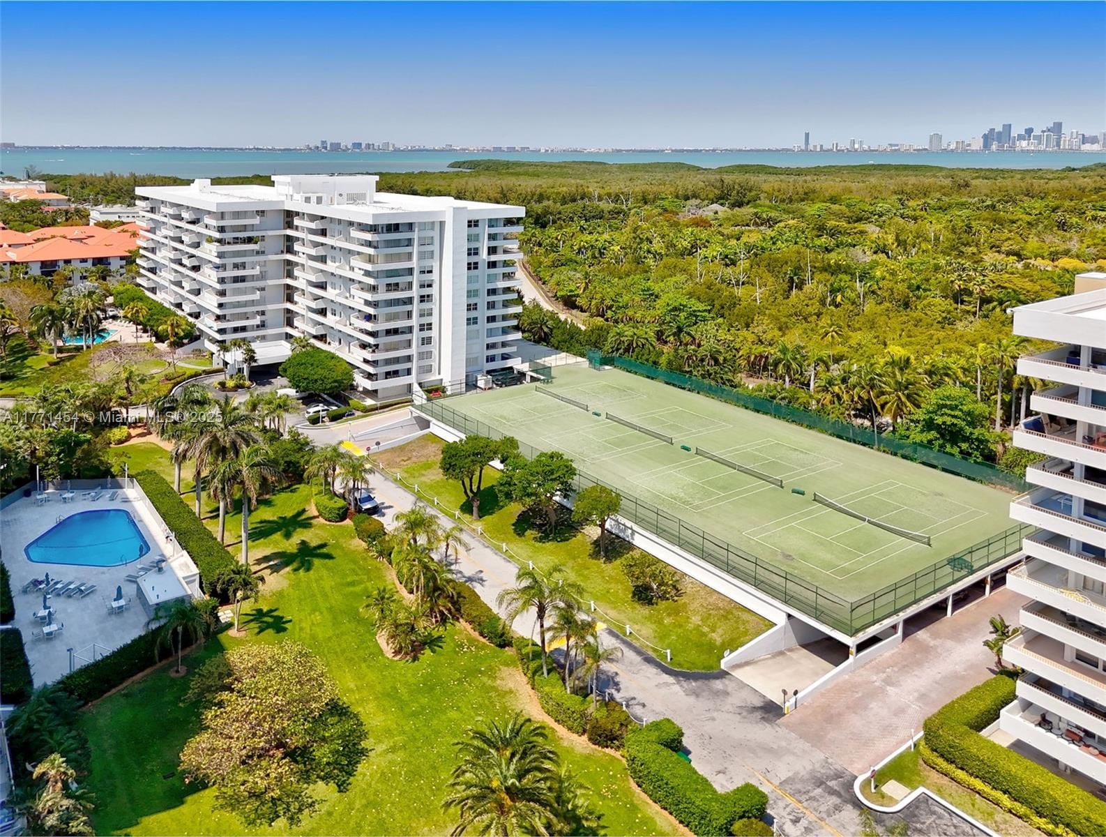 Real estate property located at 155 Ocean Lane Dr #310, Miami-dade, Commodore Club West Condo, Key Biscayne, FL