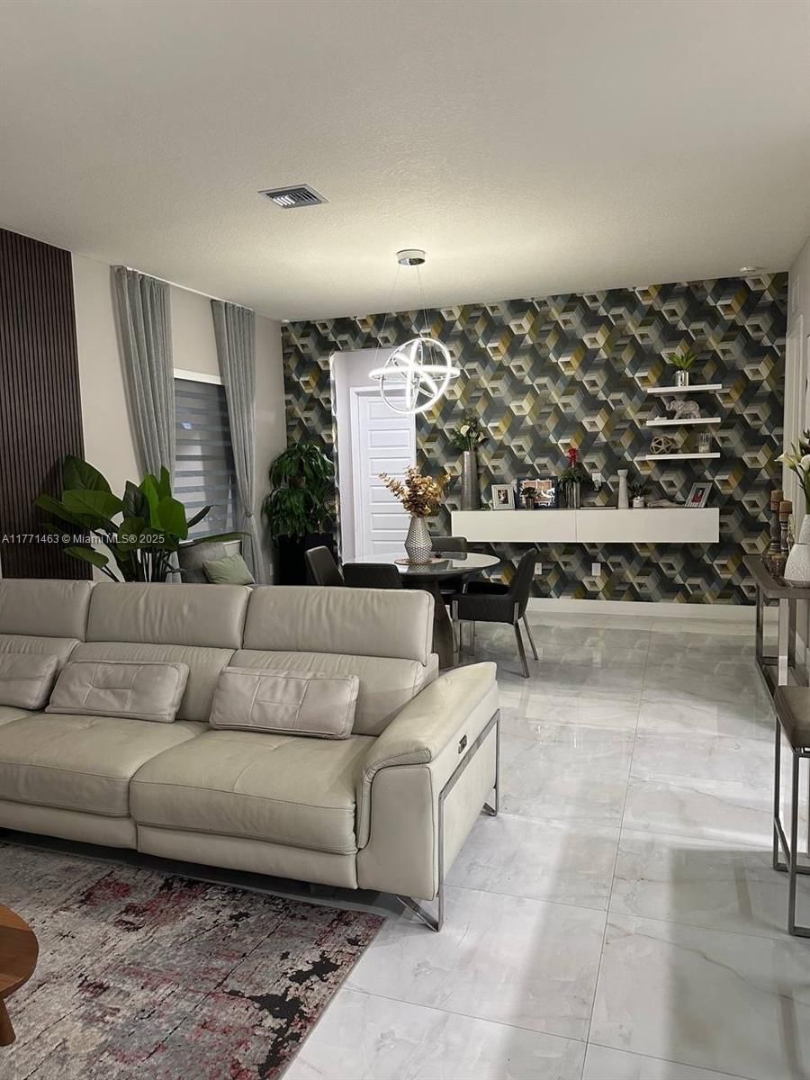 Real estate property located at 8868 161st Ter, Miami-dade, Dunnwoody Lake, Miami Lakes, FL