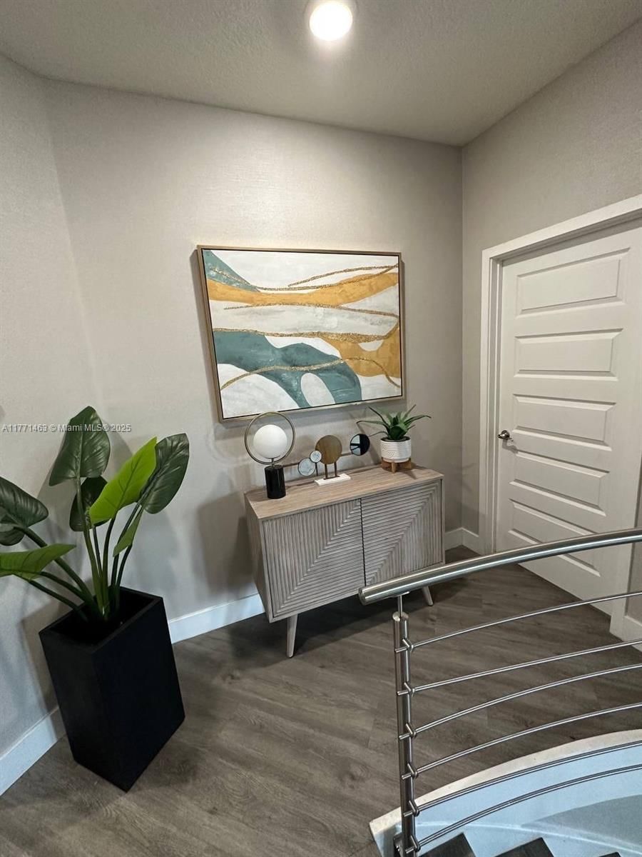 Real estate property located at 8868 161st Ter, Miami-dade, Dunnwoody Lake, Miami Lakes, FL