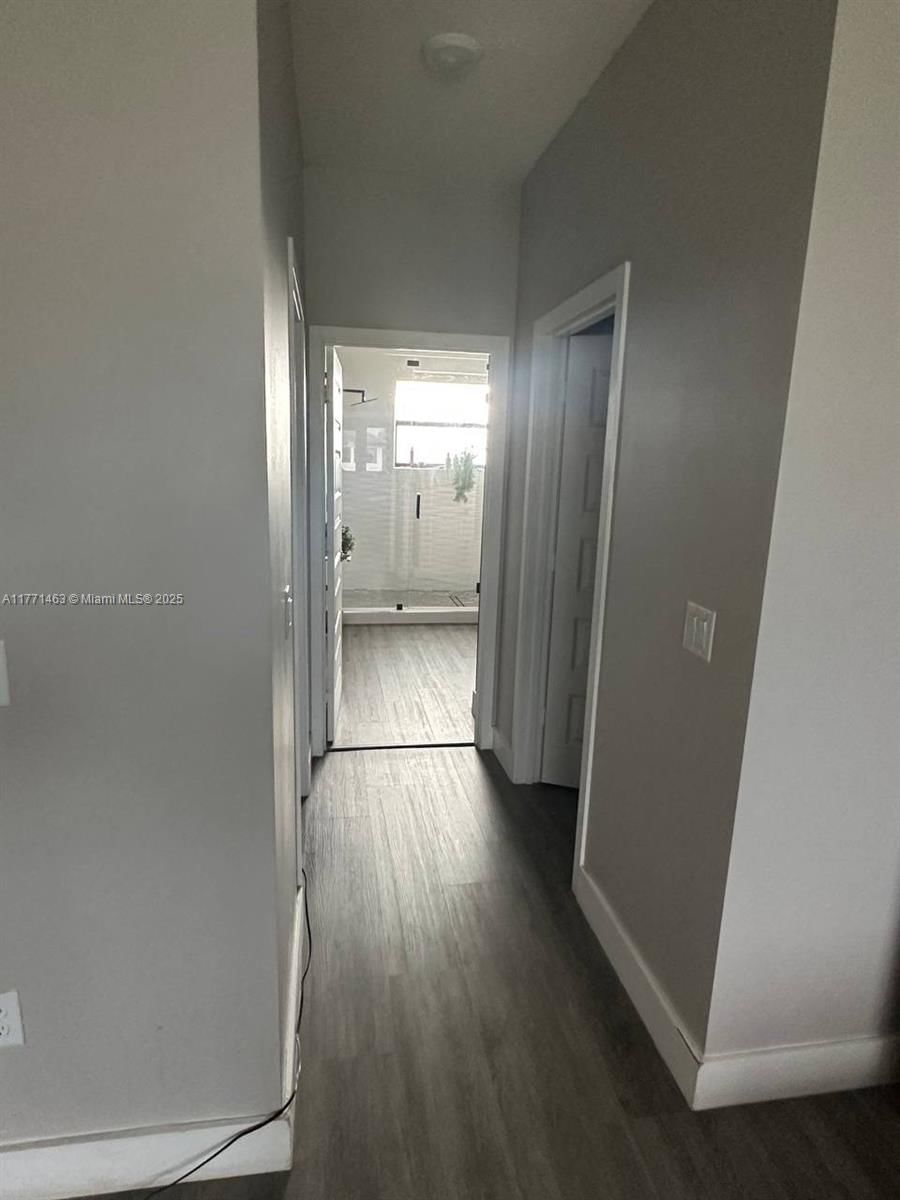 Real estate property located at 8868 161st Ter, Miami-dade, Dunnwoody Lake, Miami Lakes, FL