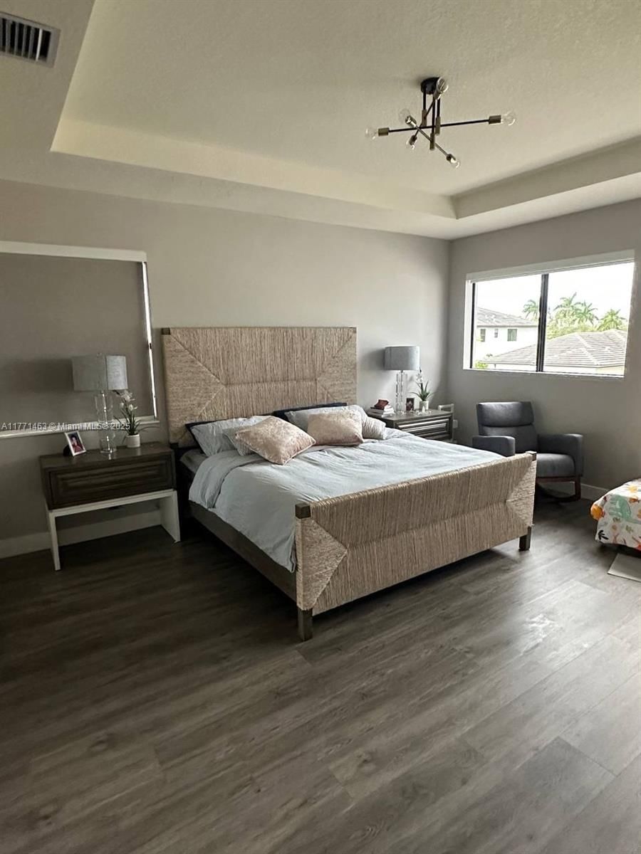 Real estate property located at 8868 161st Ter, Miami-dade, Dunnwoody Lake, Miami Lakes, FL