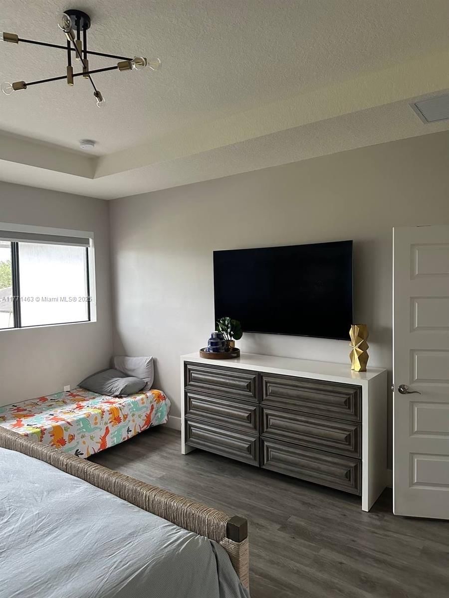 Real estate property located at 8868 161st Ter, Miami-dade, Dunnwoody Lake, Miami Lakes, FL