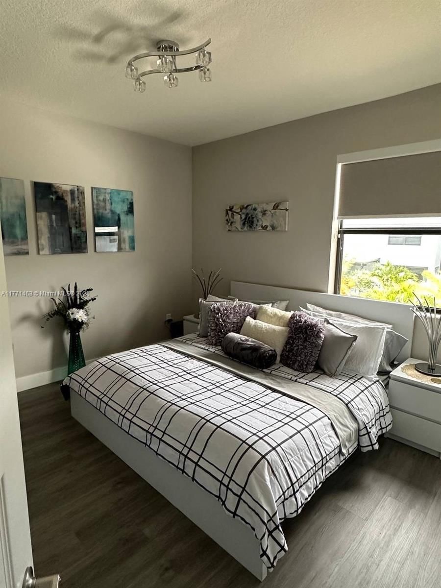 Real estate property located at 8868 161st Ter, Miami-dade, Dunnwoody Lake, Miami Lakes, FL