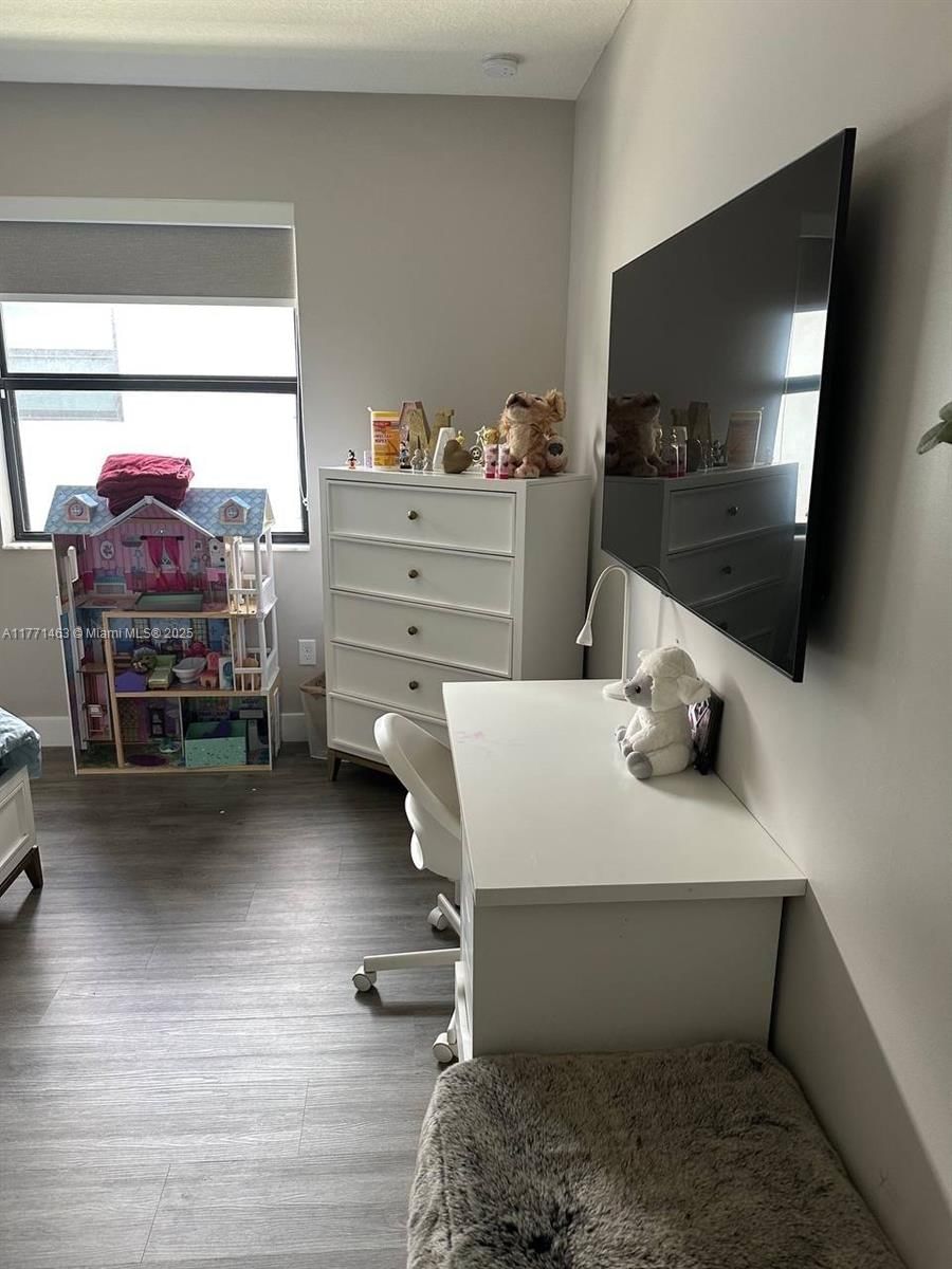 Real estate property located at 8868 161st Ter, Miami-dade, Dunnwoody Lake, Miami Lakes, FL
