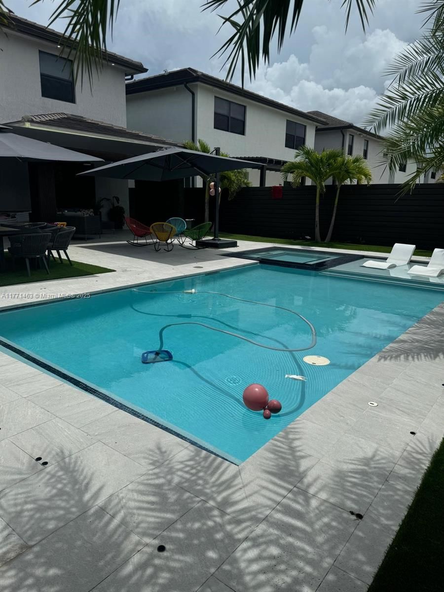 Real estate property located at 8868 161st Ter, Miami-dade, Dunnwoody Lake, Miami Lakes, FL