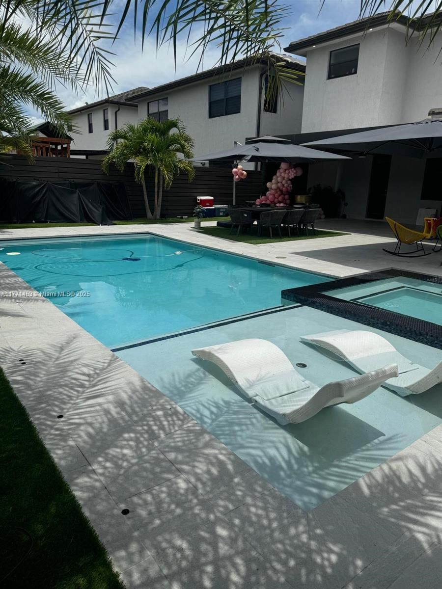 Real estate property located at 8868 161st Ter, Miami-dade, Dunnwoody Lake, Miami Lakes, FL