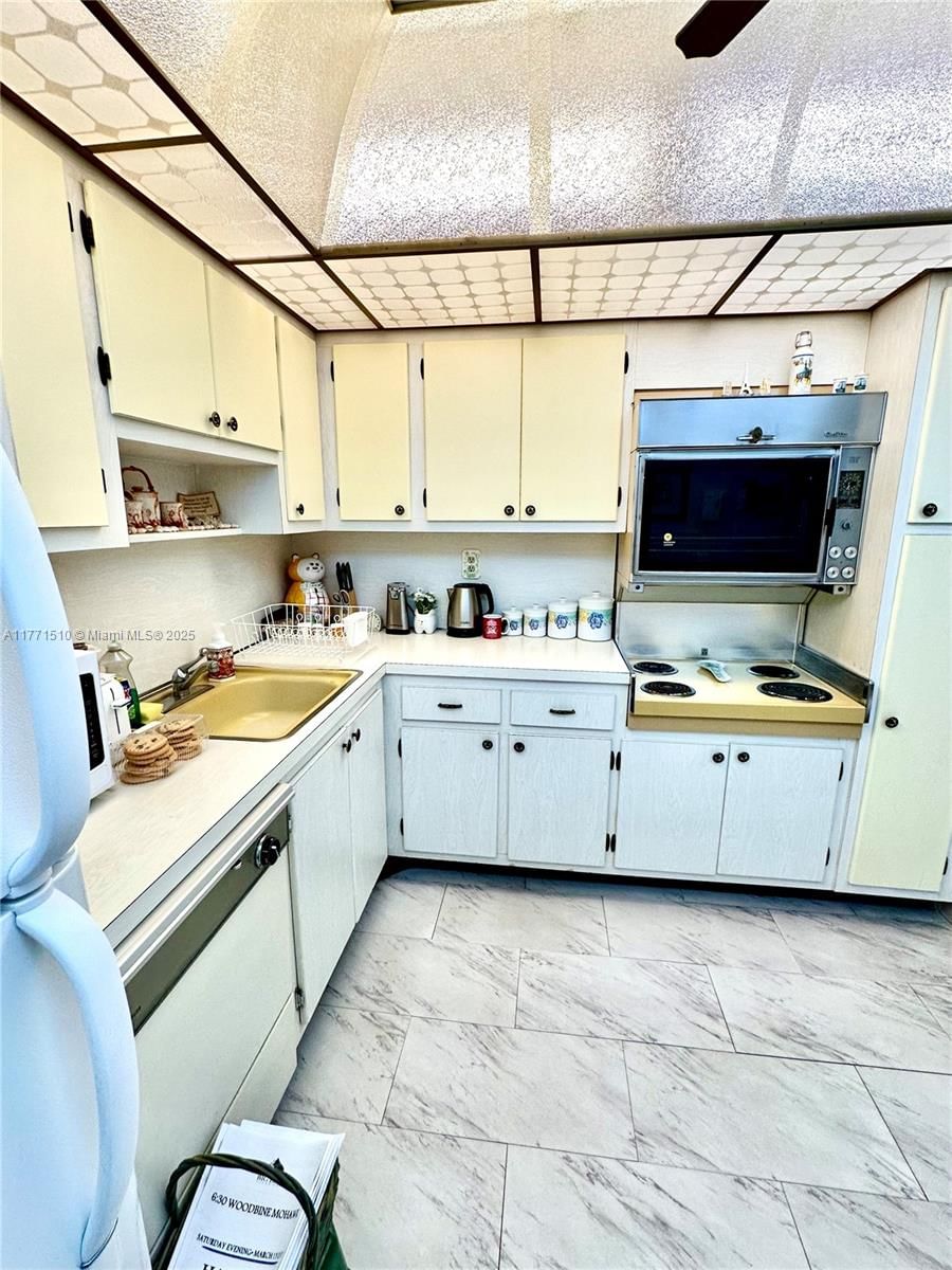 Real estate property located at 3161 Ocean Dr #708, Broward, Clifton Condo, Hallandale Beach, FL