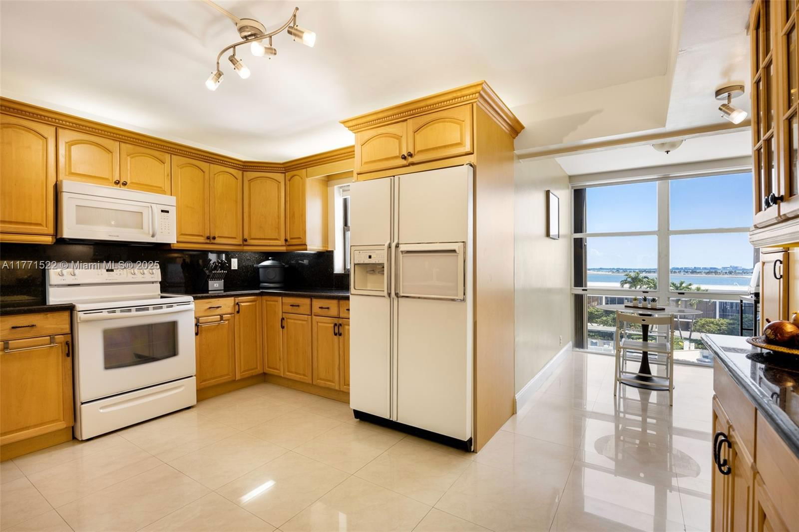 Real estate property located at 1915 Brickell Ave C408, Miami-dade, Brickell Place Phase Ii C, Miami, FL