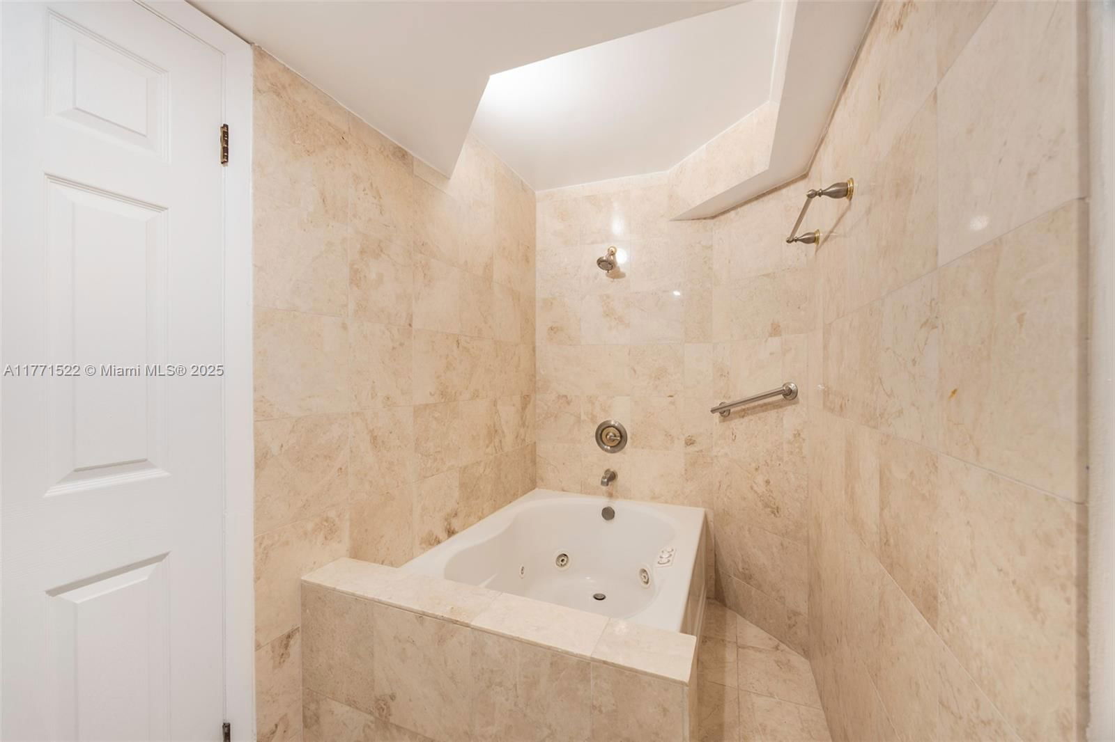 Real estate property located at 1915 Brickell Ave C408, Miami-dade, Brickell Place Phase Ii C, Miami, FL