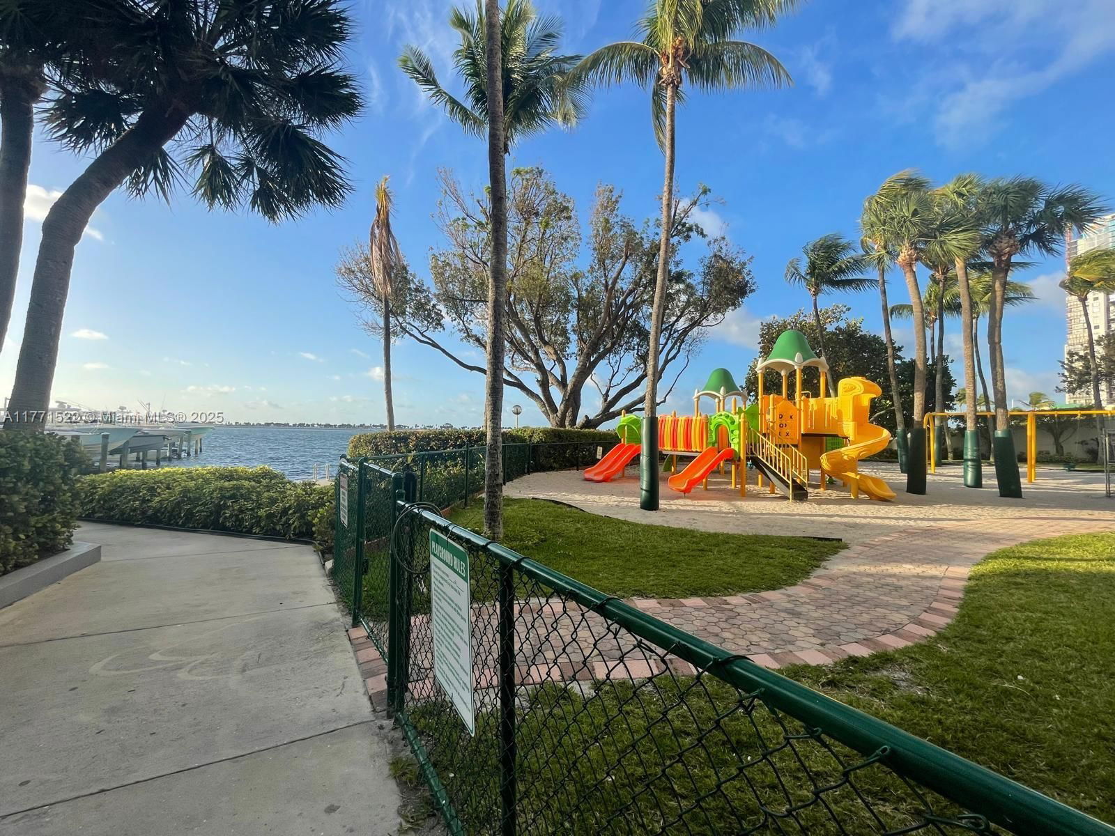 Real estate property located at 1915 Brickell Ave C408, Miami-dade, Brickell Place Phase Ii C, Miami, FL