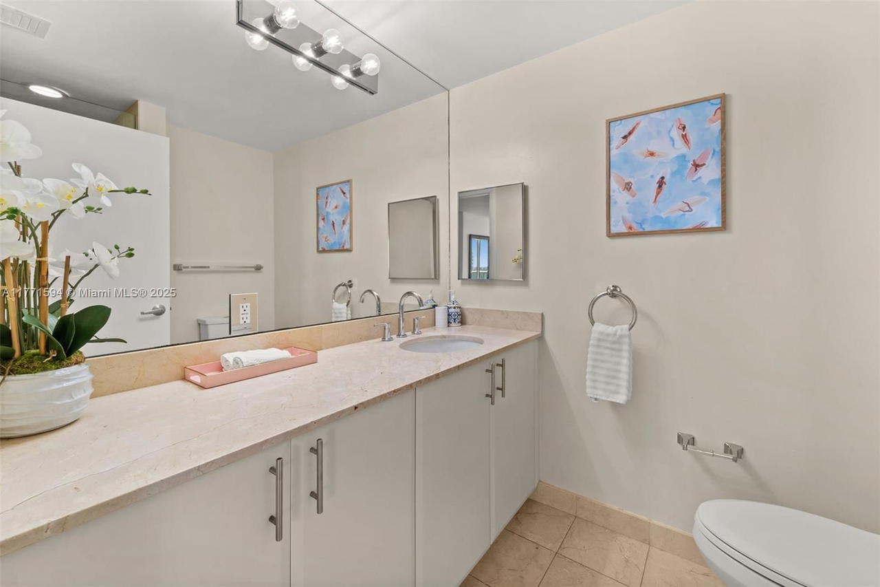Real estate property located at 6365 Collins Ave #2007, Miami-dade, Akoya Condo, Miami Beach, FL