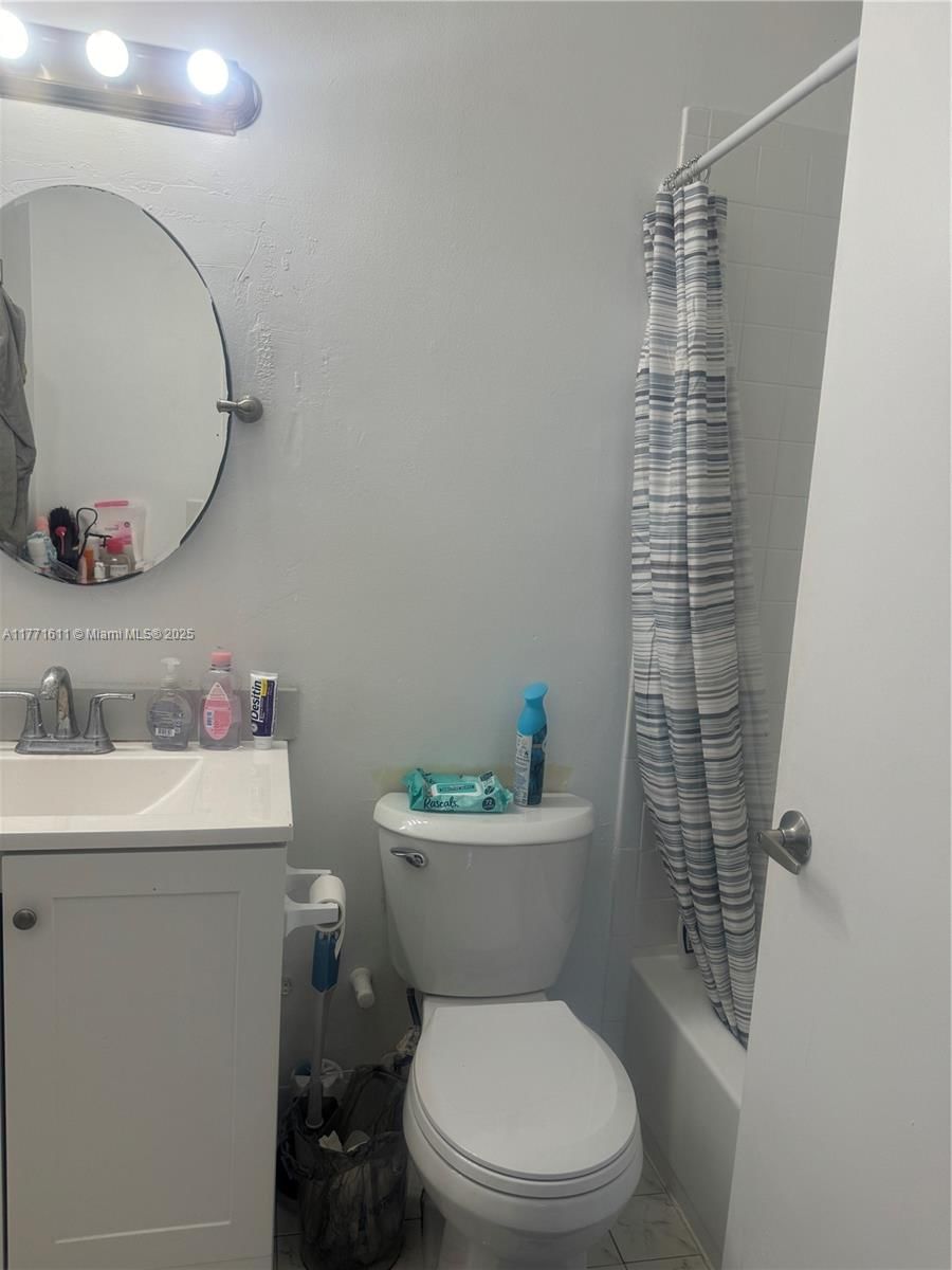 Real estate property located at 6545 27th Ct #24-47, Miami-dade, Lago Grande Three-a Condo, Hialeah, FL