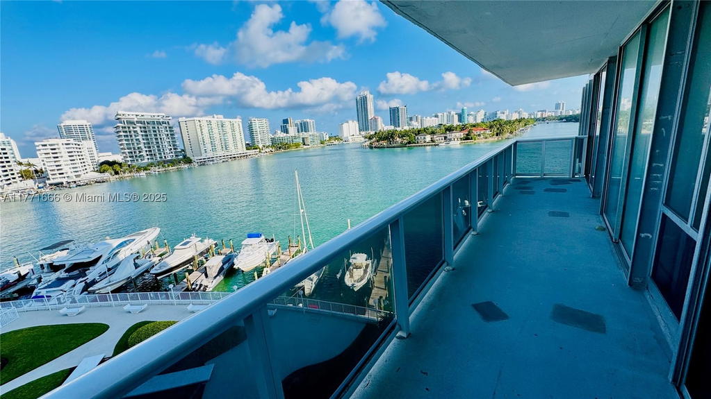 Real estate property located at 900 Bay Dr #526, Miami-dade, King Cole Condo, Miami Beach, FL
