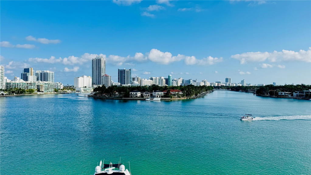 Real estate property located at 900 Bay Dr #526, Miami-dade, King Cole Condo, Miami Beach, FL